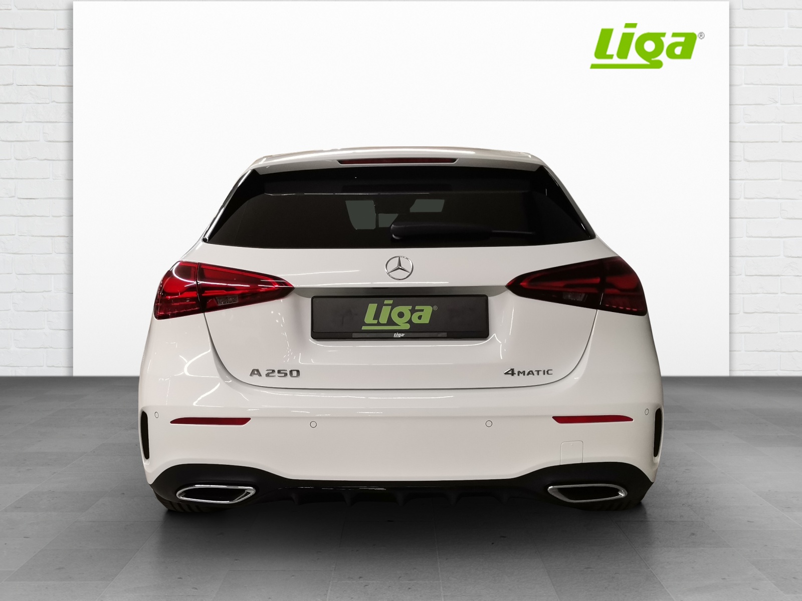 MERCEDES-BENZ A 250 AMG Line 4Matic-image-3
