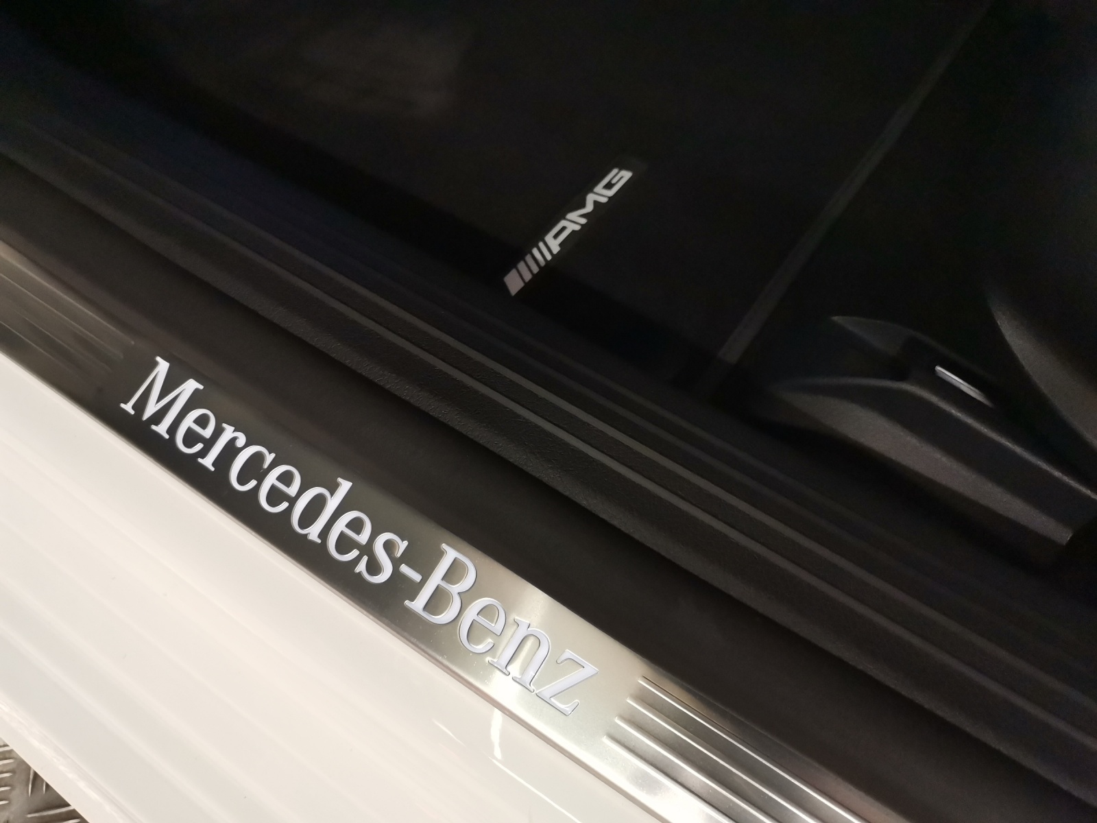 MERCEDES-BENZ A 250 AMG Line 4Matic-image-14