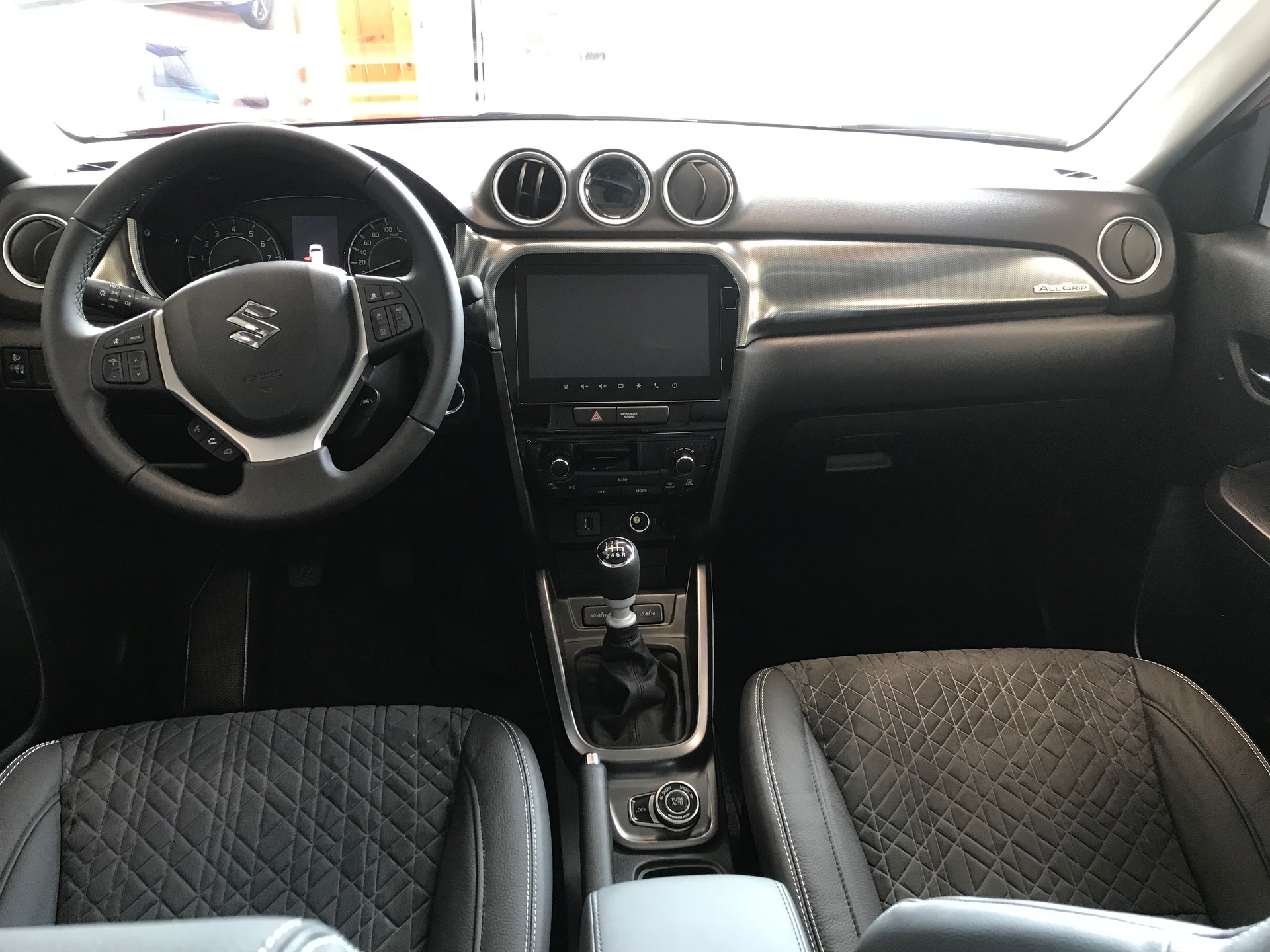 SUZUKI Vitara 1.4 Boosterjet Compact Top Hybrid-image-3