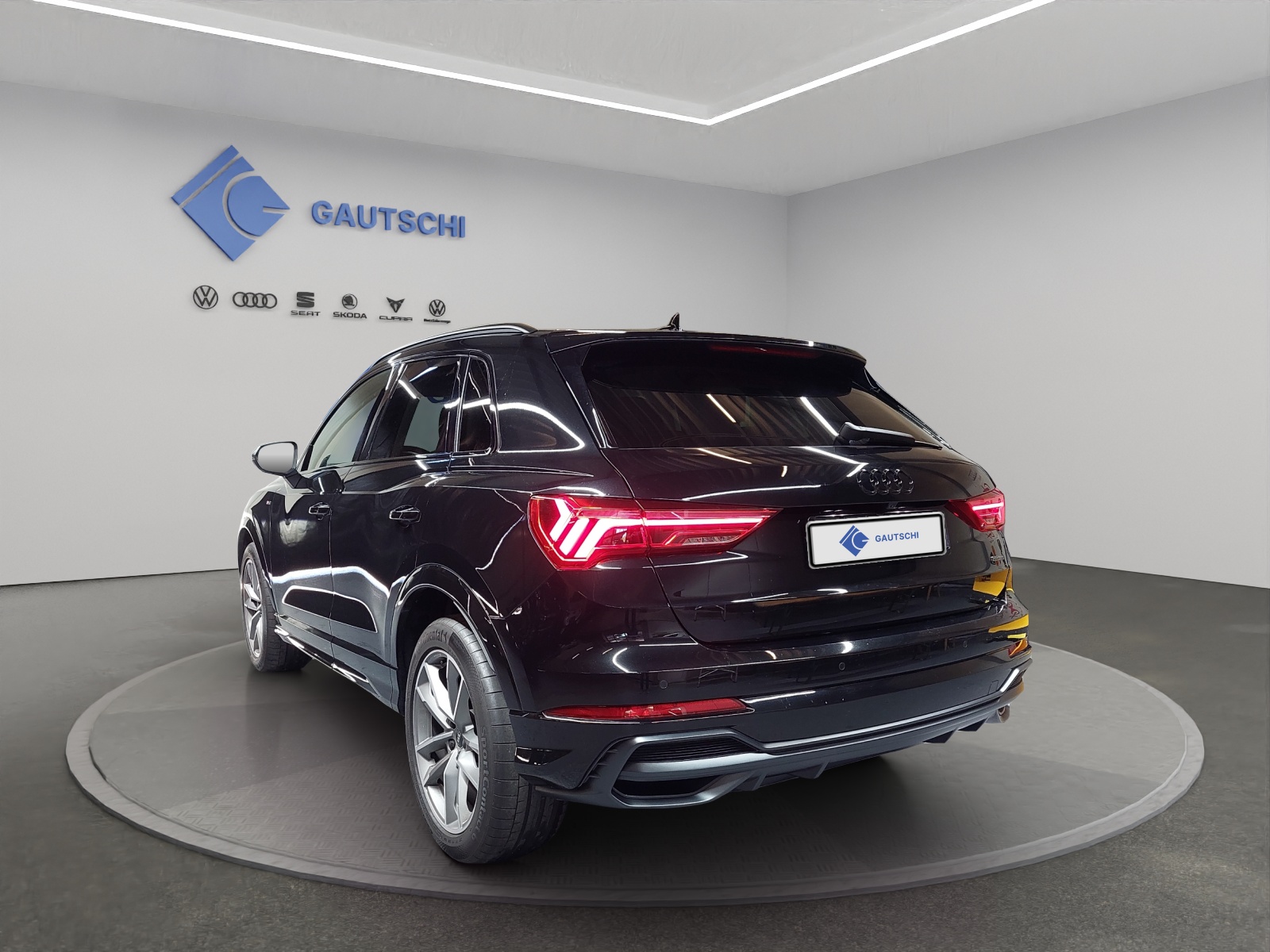 AUDI Q3 35 TDI S line quattro S-tronic-image-2