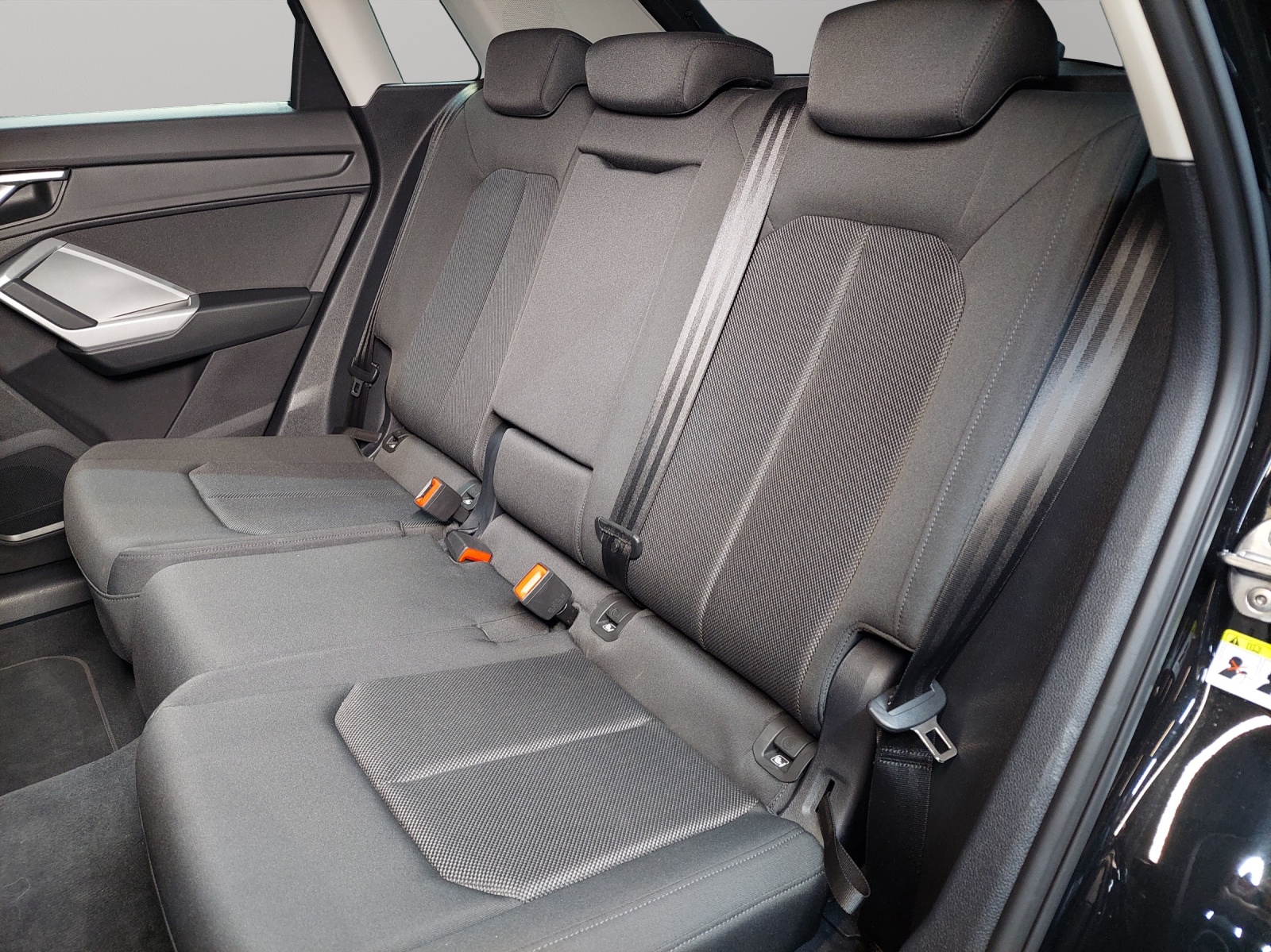 AUDI Q3 35 TDI S line quattro S-tronic-image-7