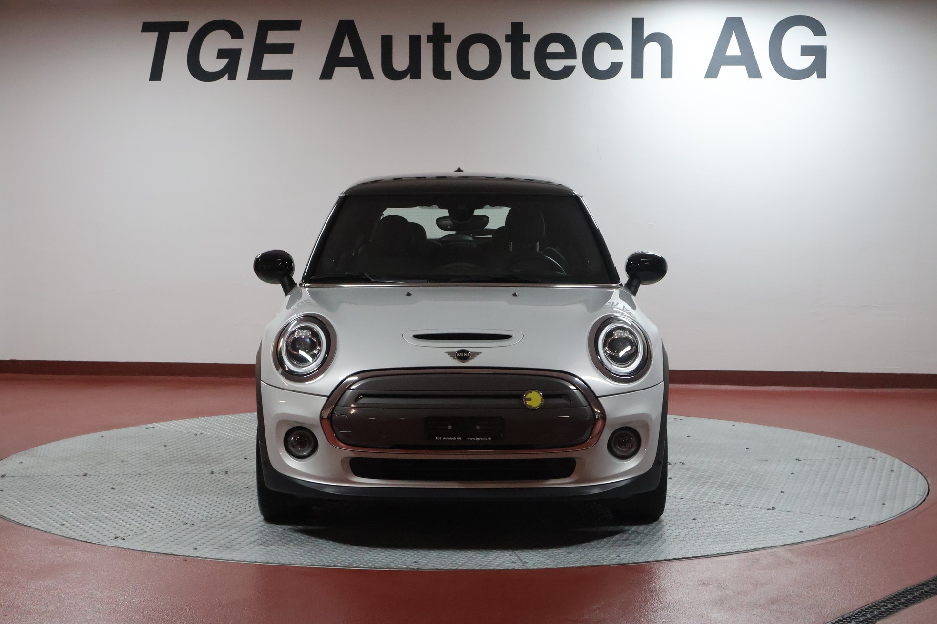 MINI Cooper SE-image-1