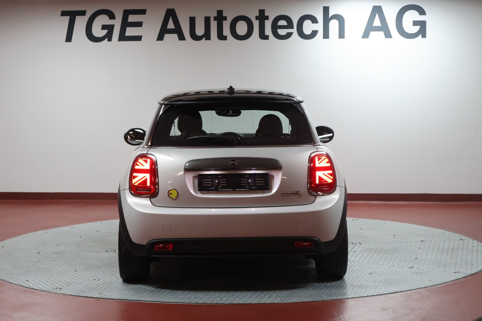 MINI Cooper SE-image-16