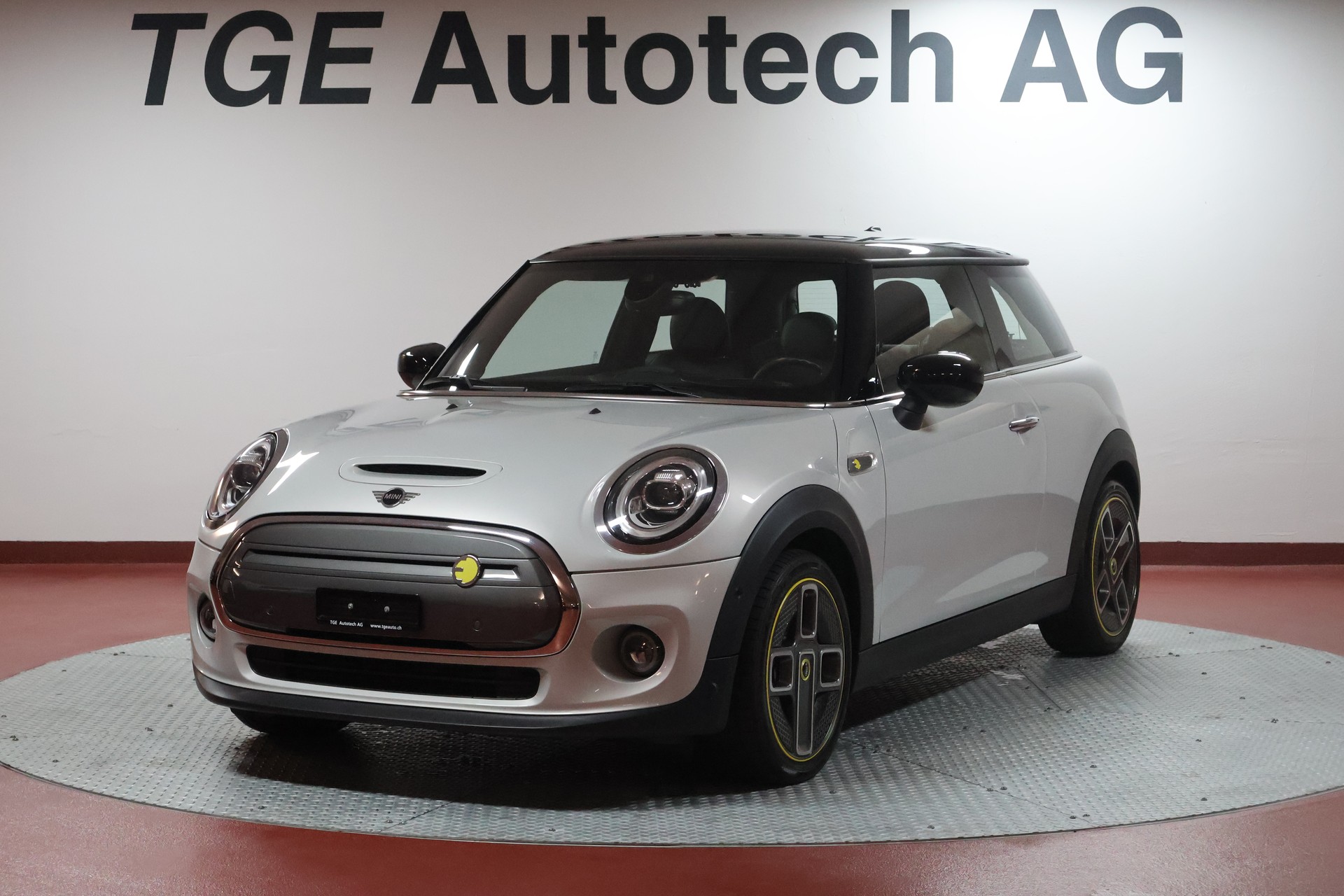 MINI Cooper SE-image-0