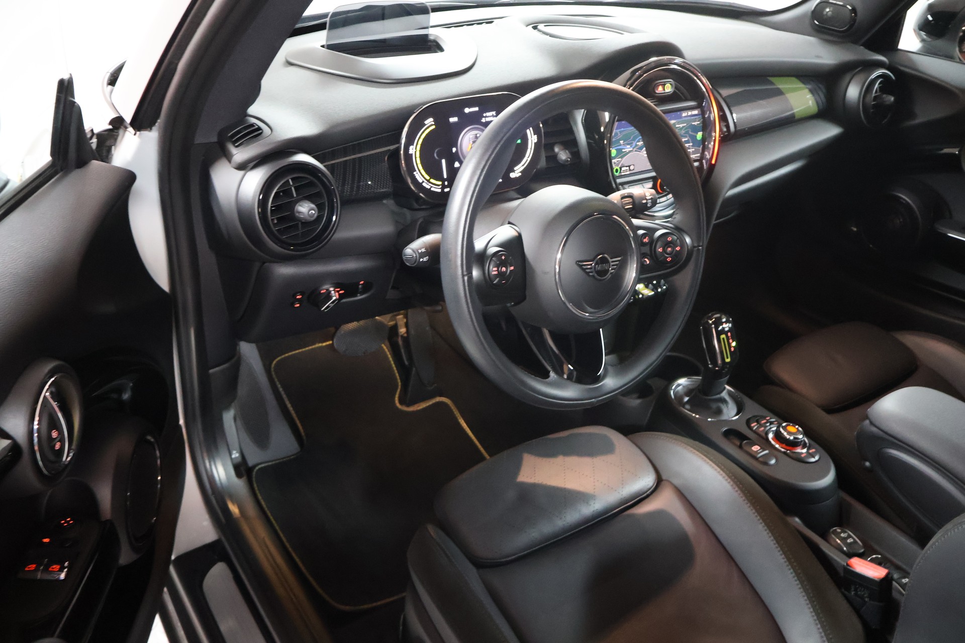 MINI Cooper SE-image-7