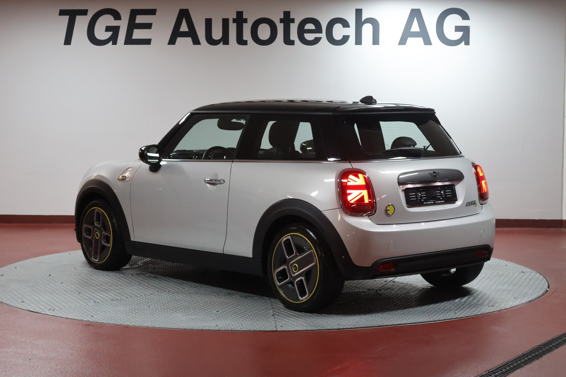 MINI Cooper SE-image-14