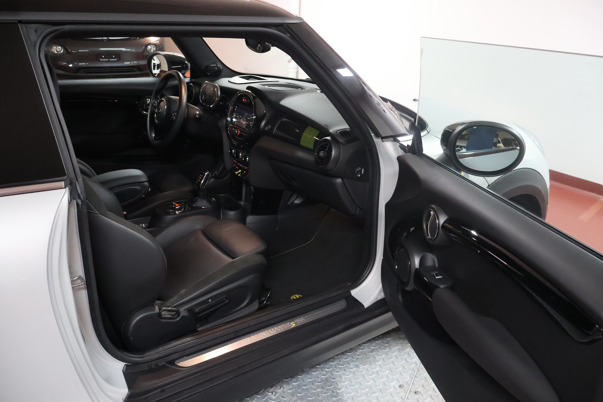 MINI Cooper SE-image-11