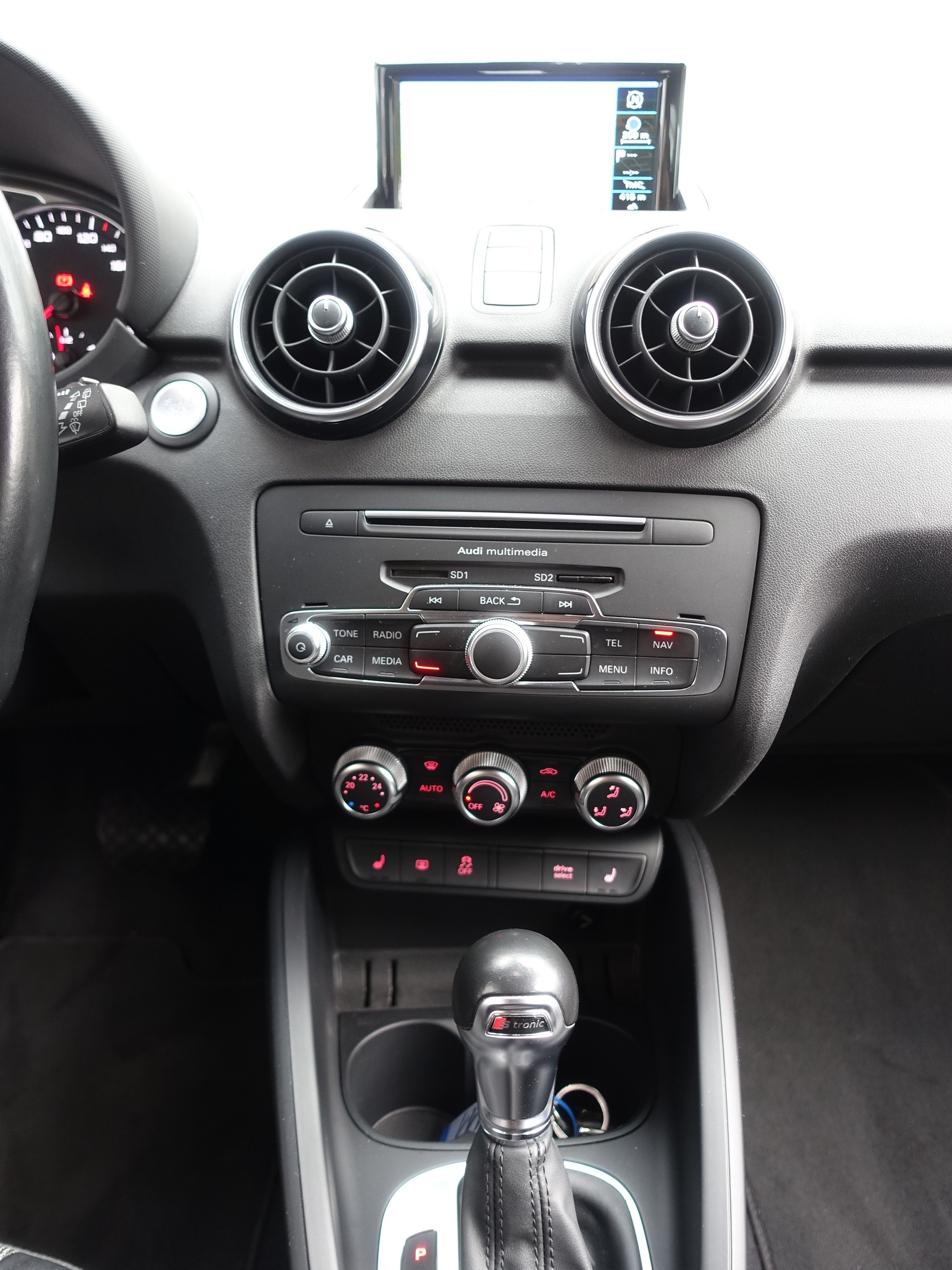 AUDI A1 Sportback 1.4 TFSI Sport S-tronic-image-13