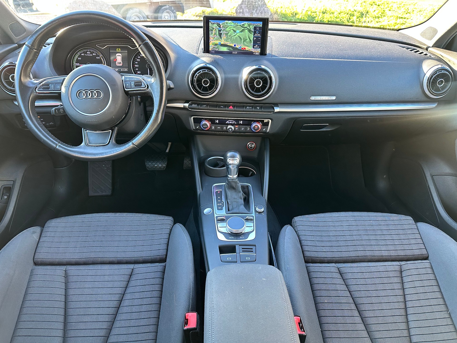 AUDI A3 Sportback 1.4 e-tron Ambition S-tronic-image-8