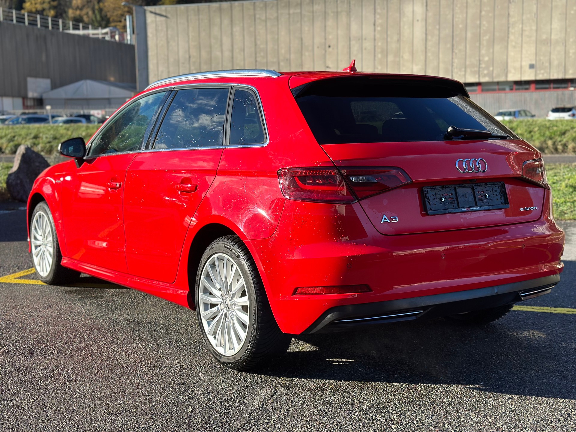 AUDI A3 Sportback 1.4 e-tron Ambition S-tronic-image-5