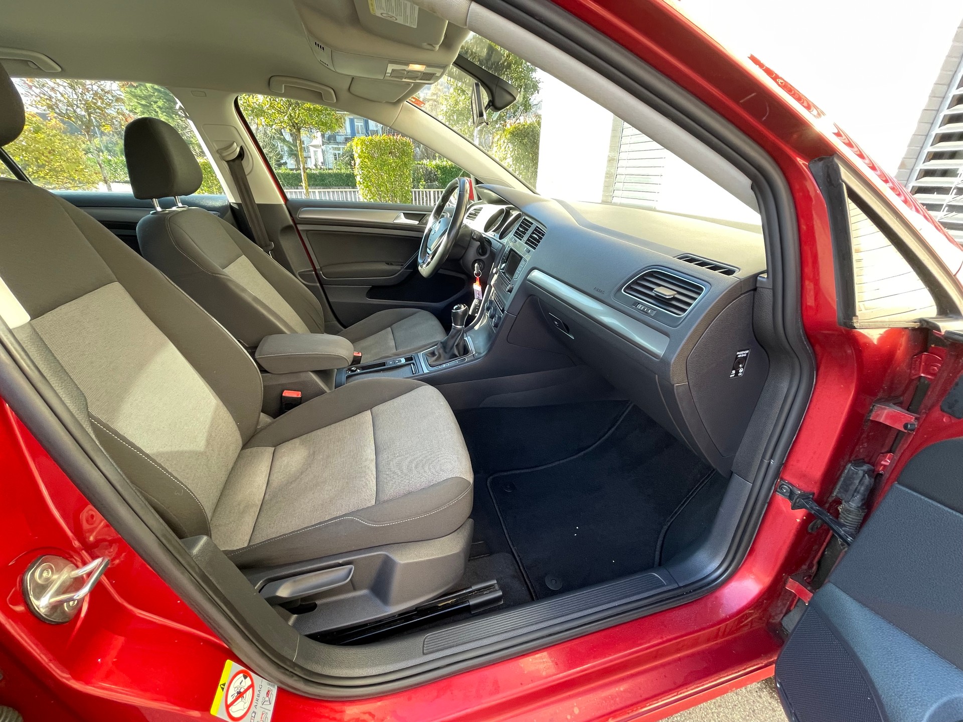 VW GOLF-image-13