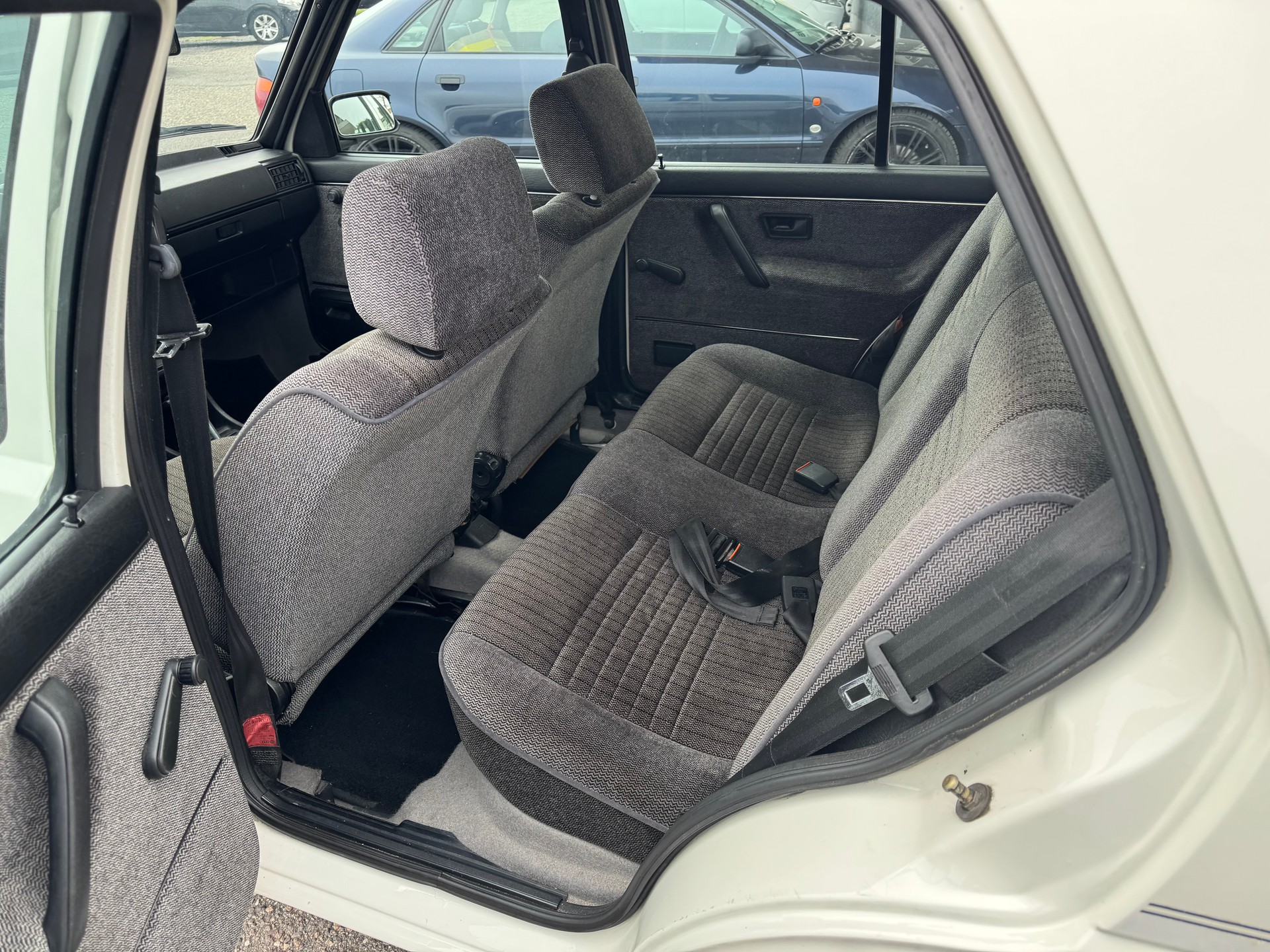 VW Golf 1800 GL-image-6