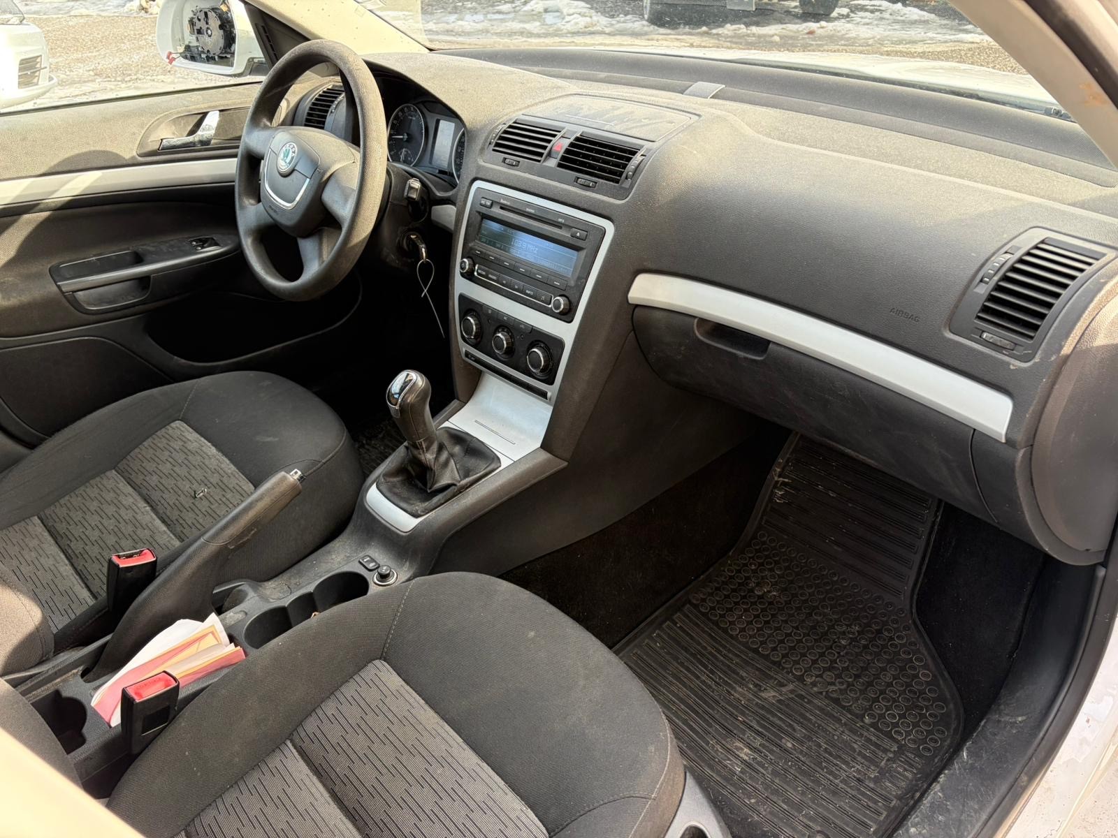 SKODA Octavia Combi 1.6 TDI Swiss Adventure 4x4-image-4