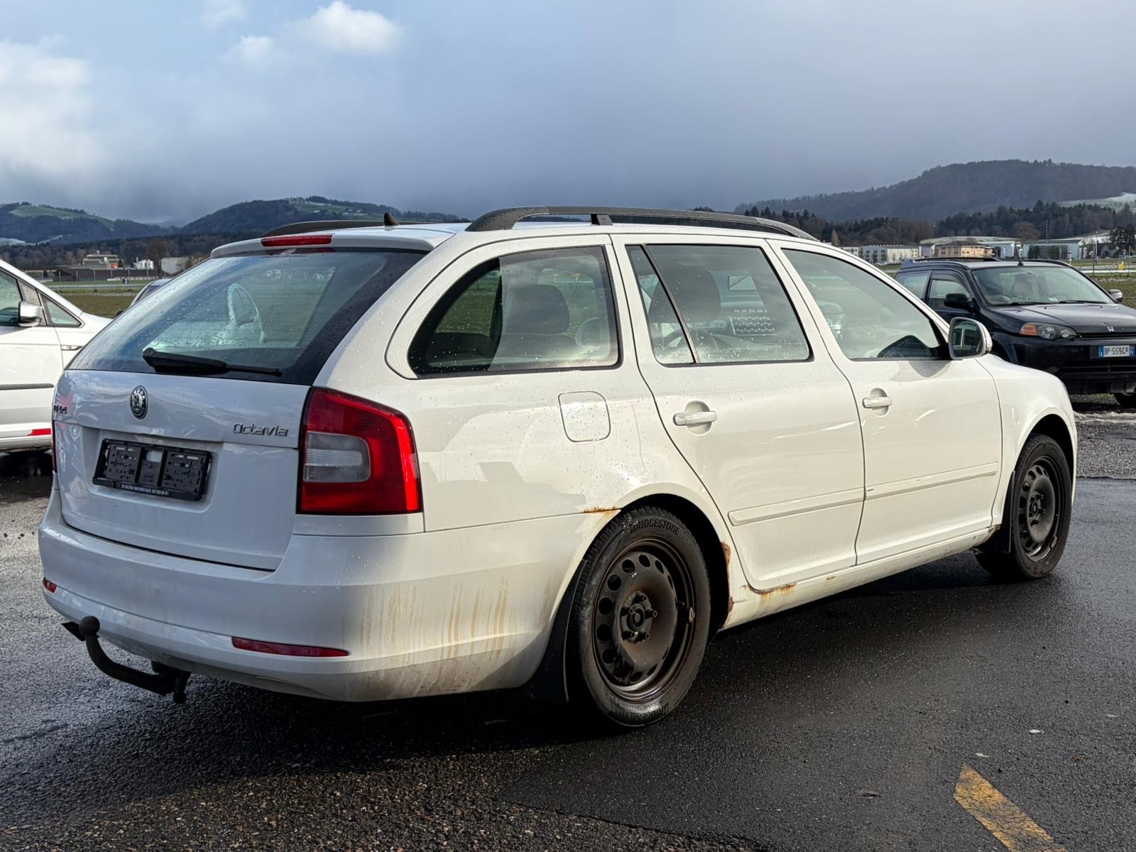 SKODA Octavia Combi 1.6 TDI Swiss Adventure 4x4-image-9