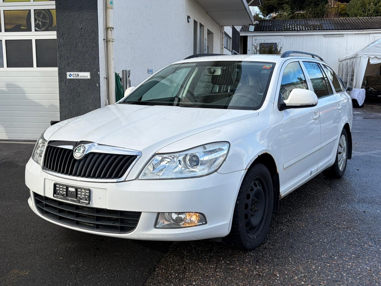 SKODA Octavia Combi 1.6 TDI Swiss Adventure 4x4-image-1