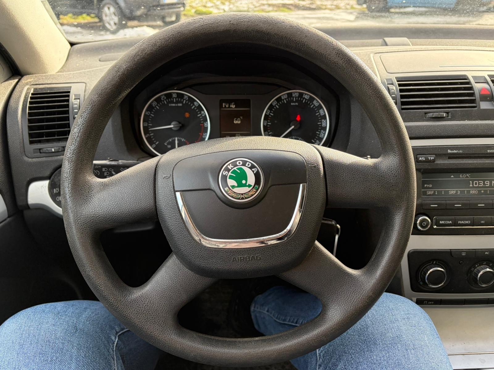 SKODA Octavia Combi 1.6 TDI Swiss Adventure 4x4-image-3
