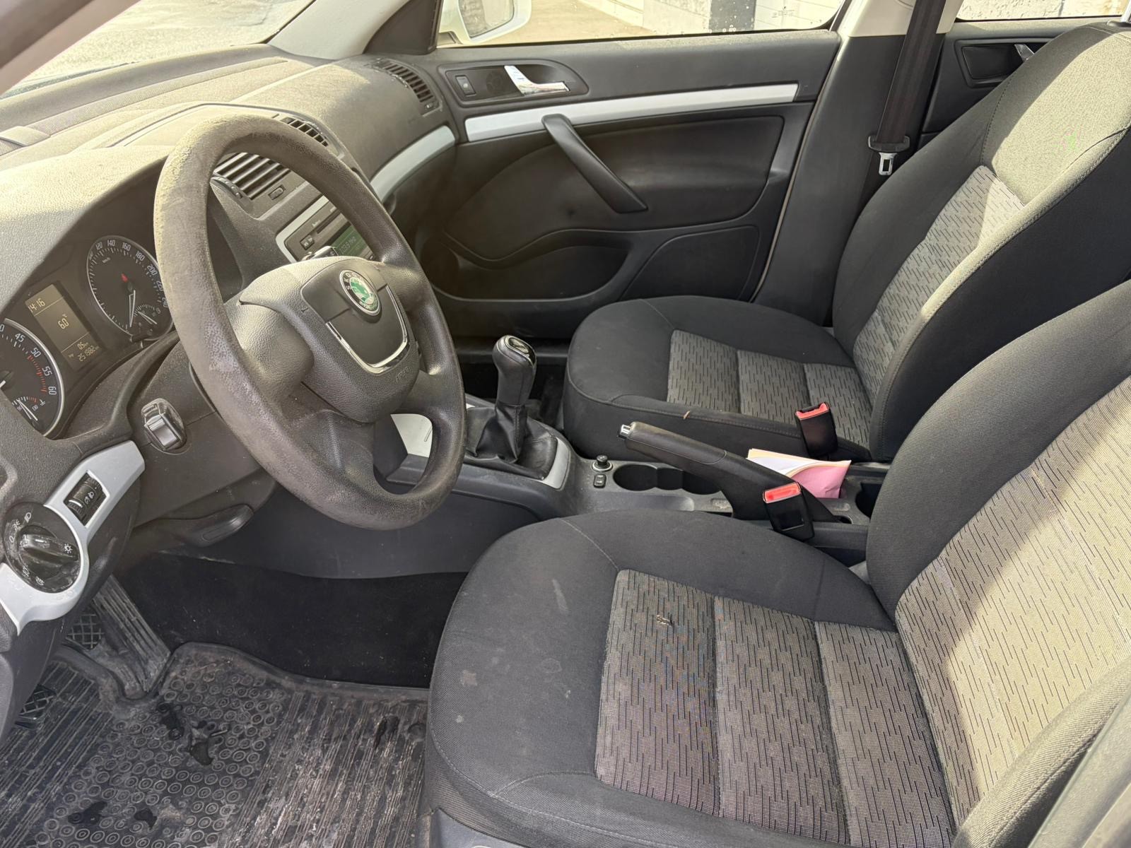 SKODA Octavia Combi 1.6 TDI Swiss Adventure 4x4-image-2