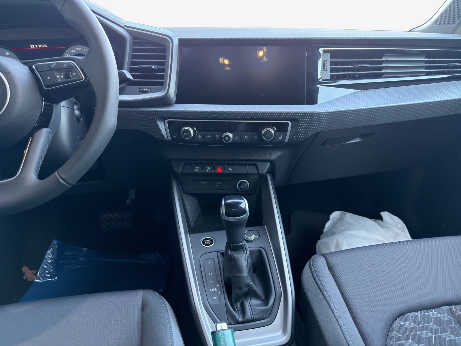 AUDI A1 Sportback 30 TFSI Attraction S-tronic-image-10