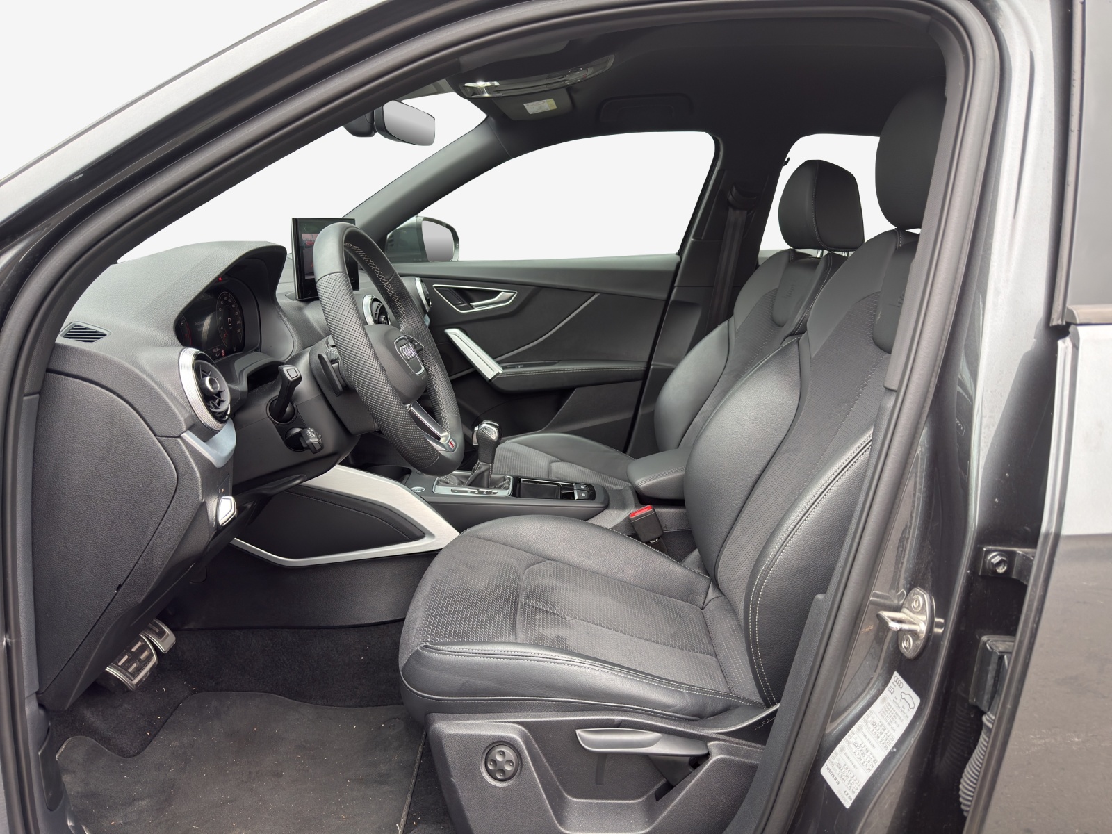 AUDI Q2 40 TFSI S line quattro S-tronic-image-7