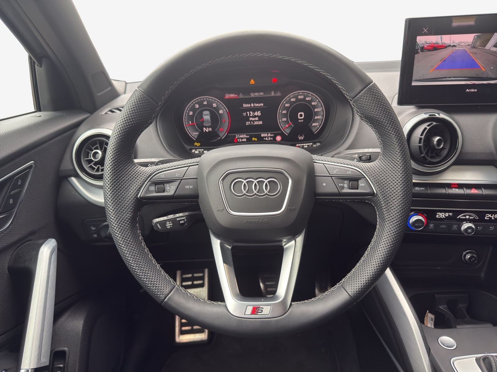 AUDI Q2 40 TFSI S line quattro S-tronic-image-9