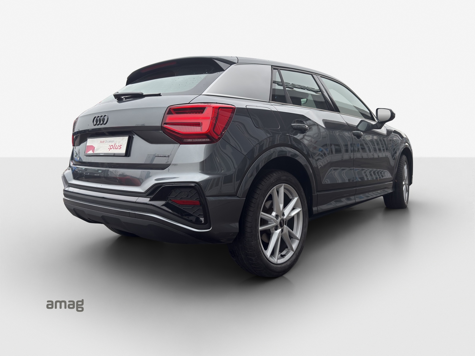 AUDI Q2 40 TFSI S line quattro S-tronic-image-4