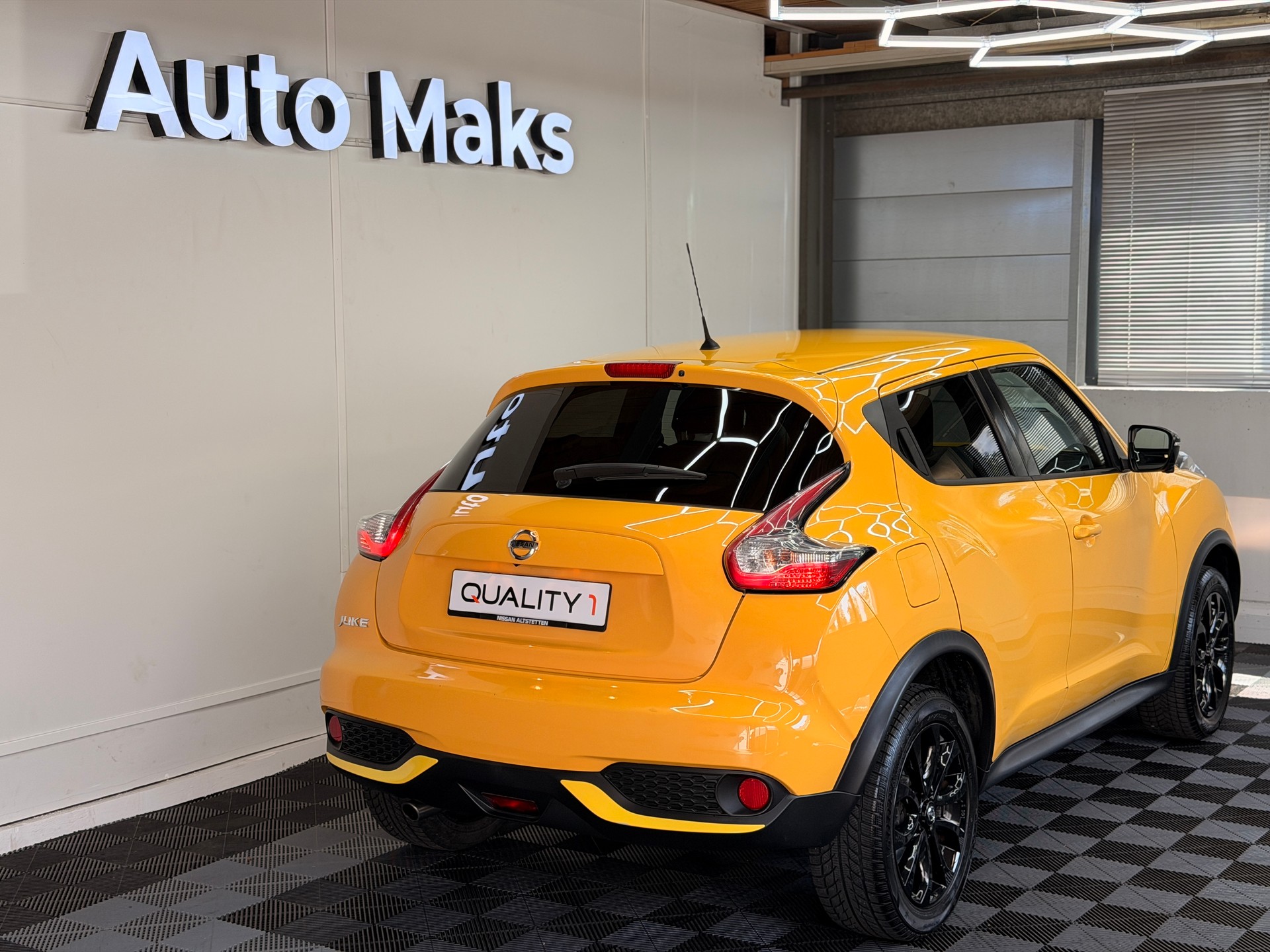 NISSAN Juke 1.6 tekna Xtronic CVT-showroom-element-1