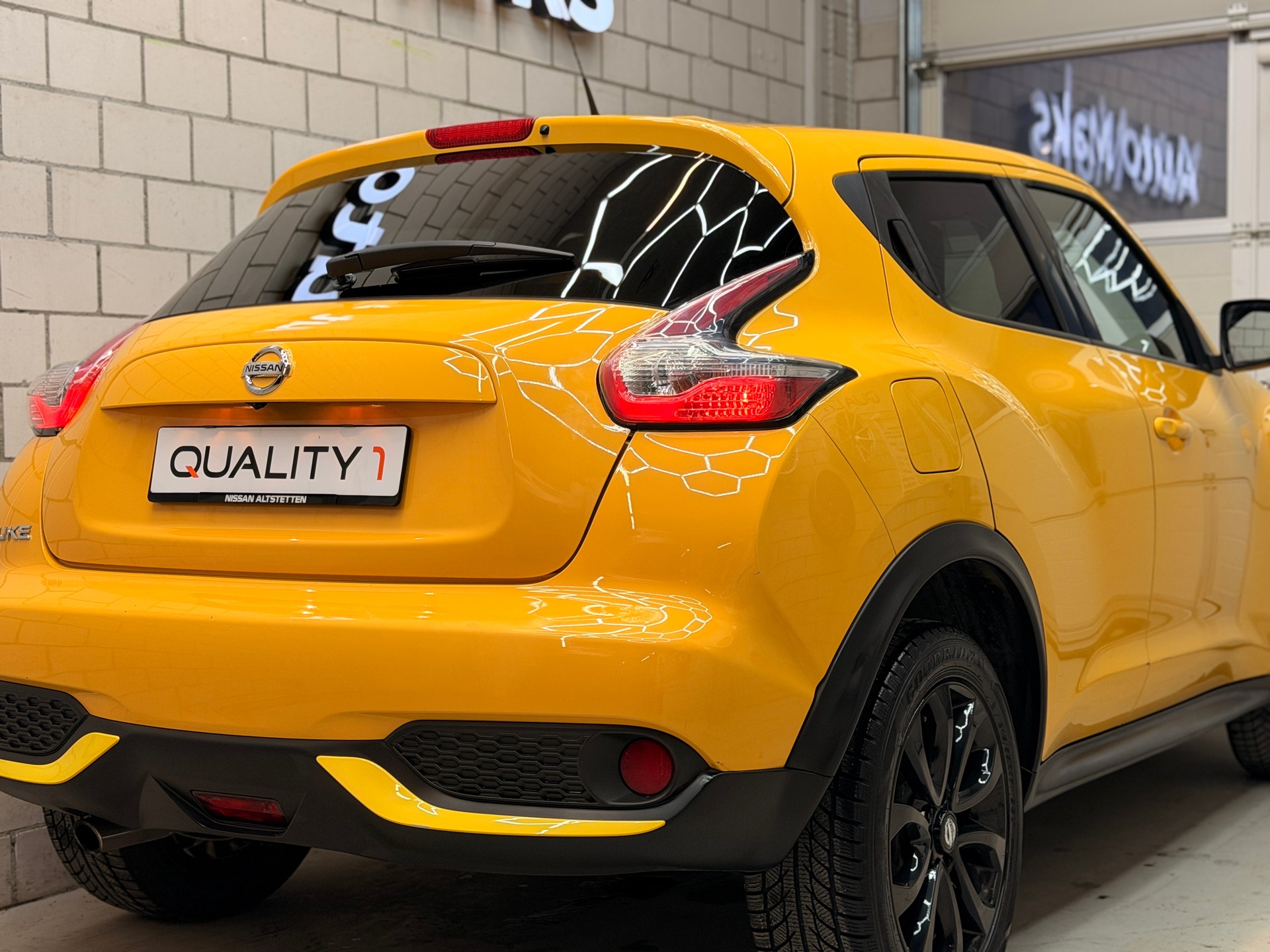 NISSAN Juke 1.6 tekna Xtronic CVT-showroom-element-3