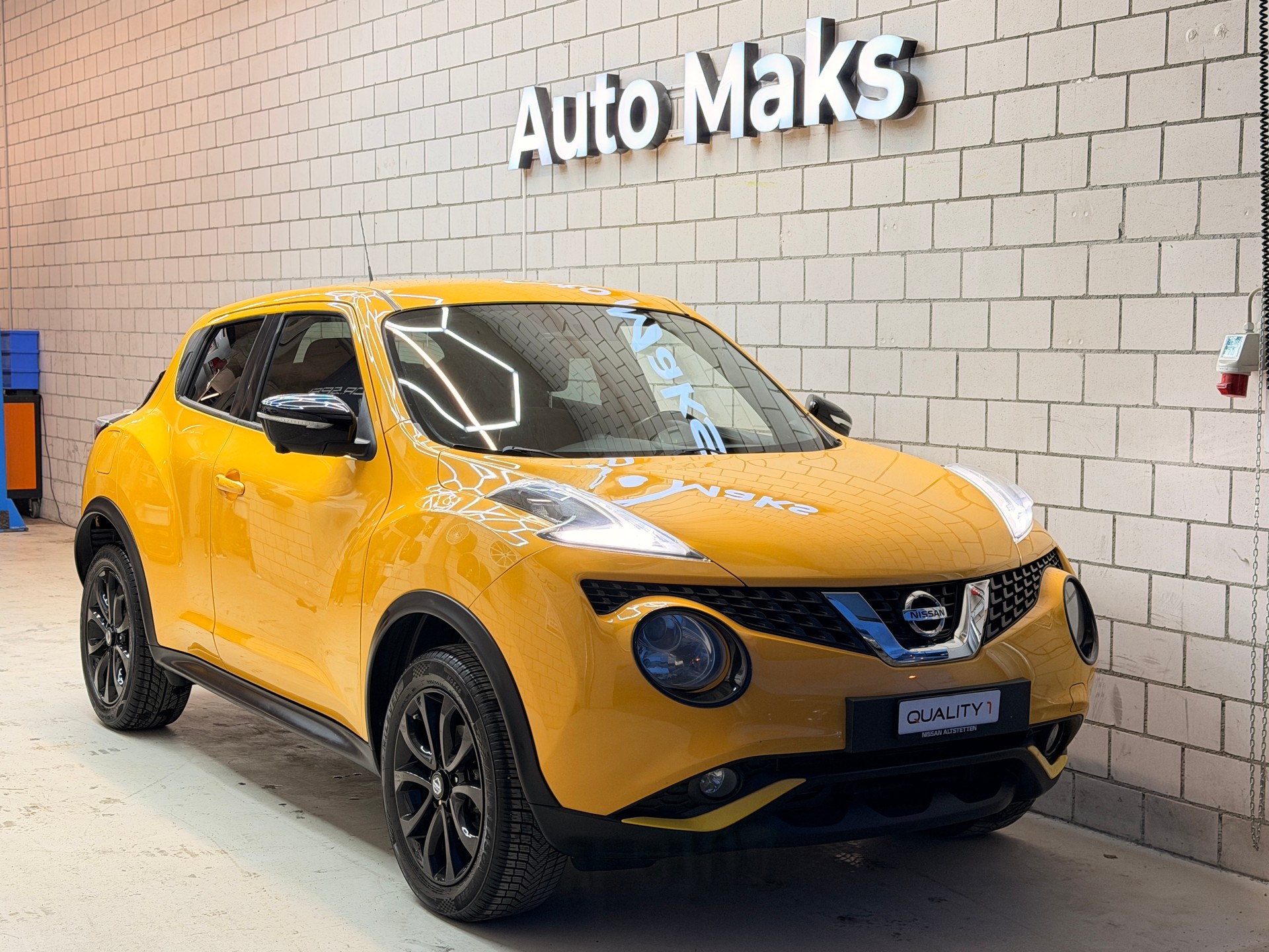NISSAN Juke 1.6 tekna Xtronic CVT-showroom-element-1