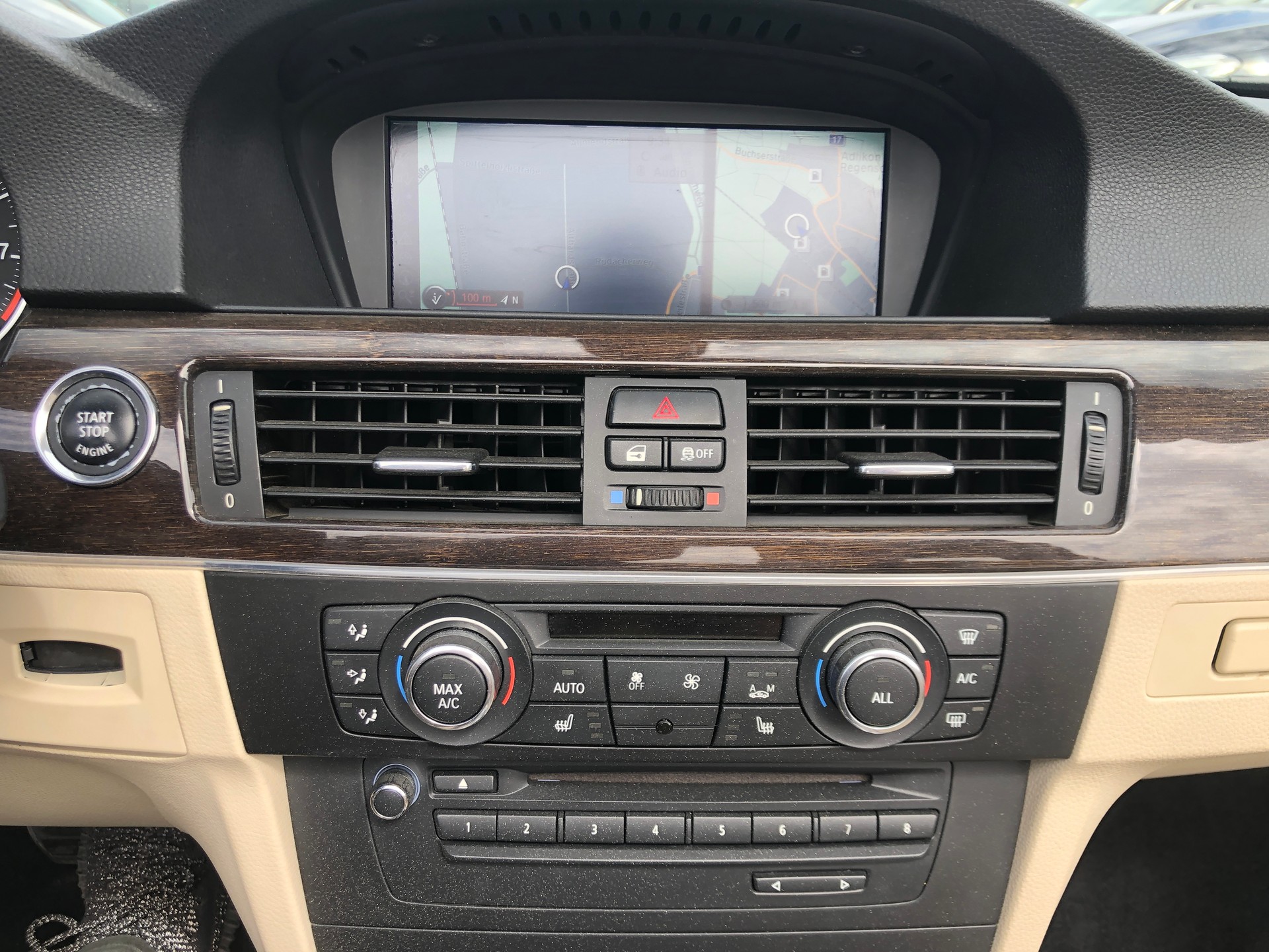 BMW 335i Cabriolet DSG-image-13