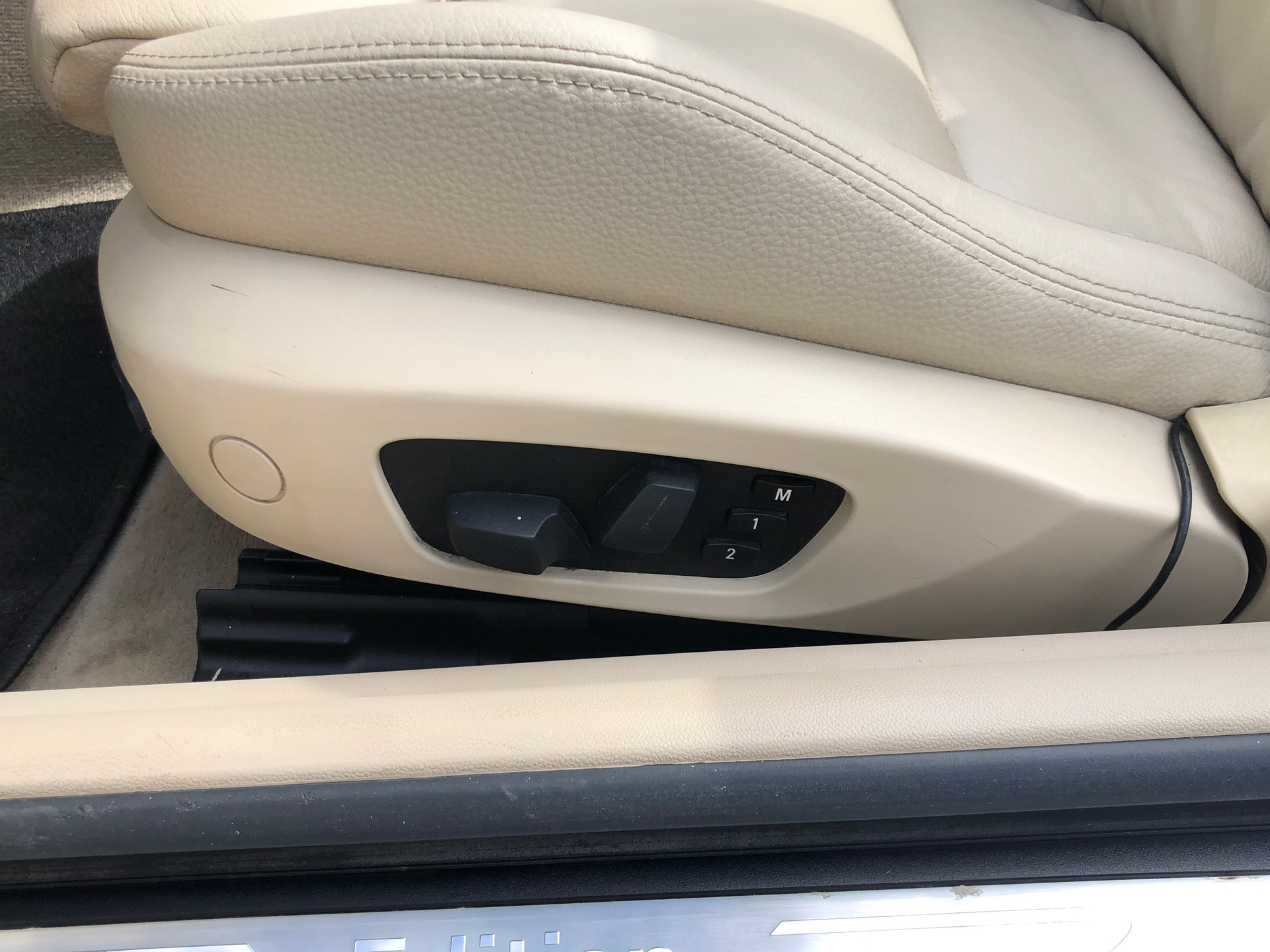 BMW 335i Cabriolet DSG-image-16