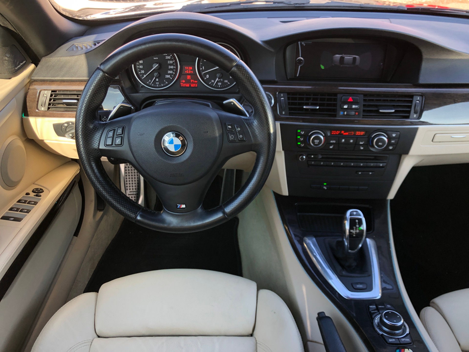 BMW 335i Cabriolet DSG-image-11