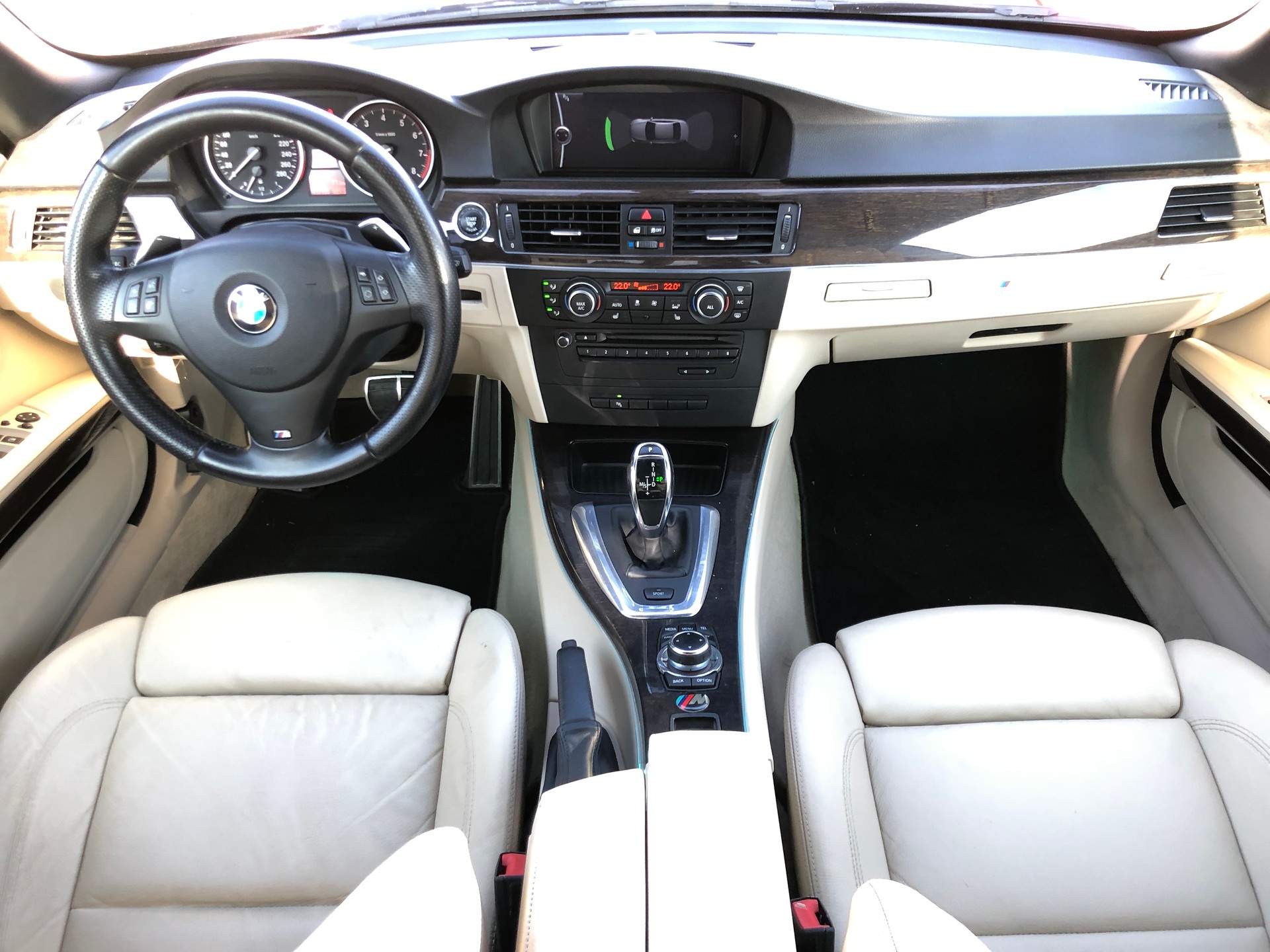 BMW 335i Cabriolet DSG-image-12