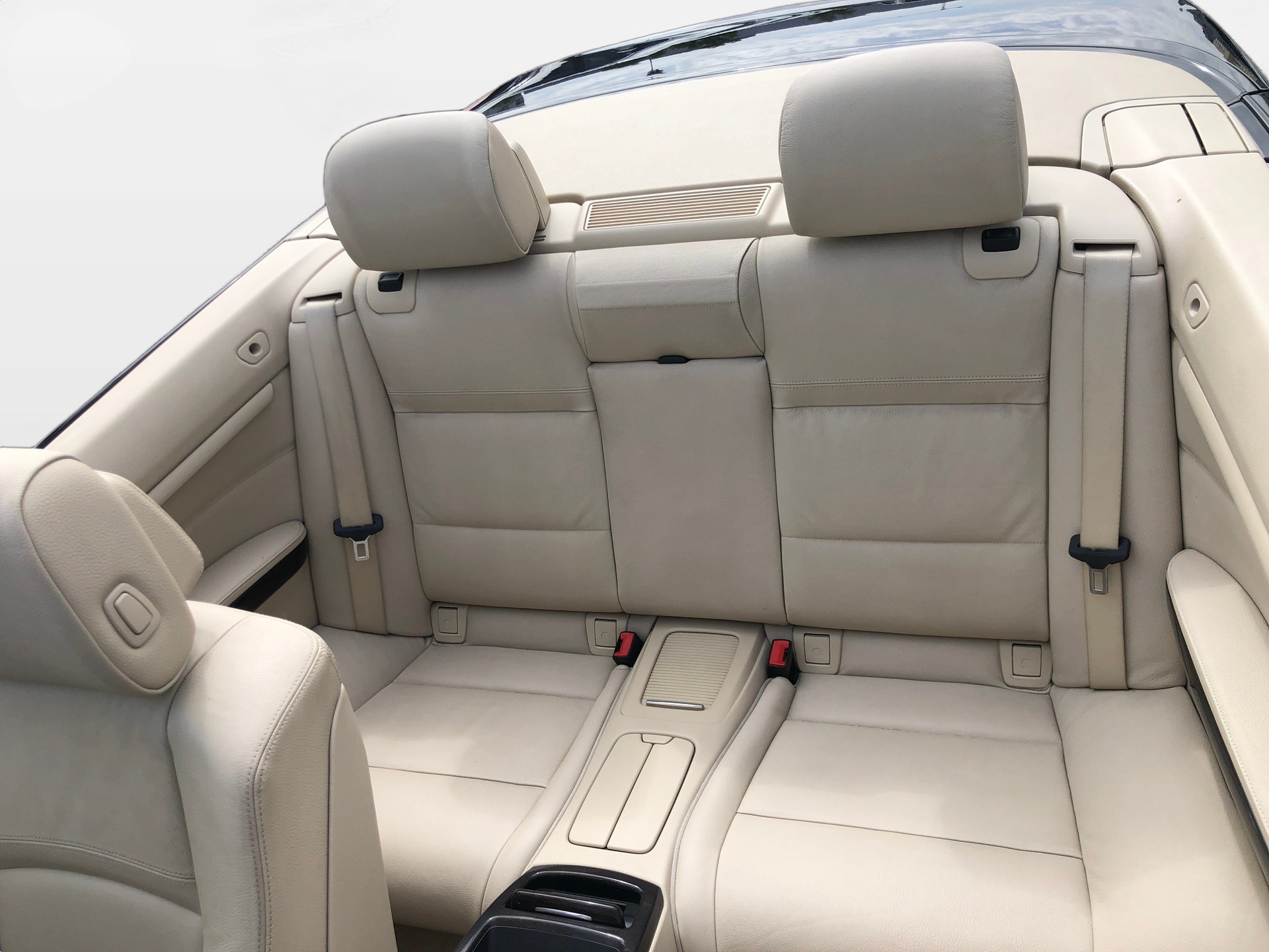 BMW 335i Cabriolet DSG-image-18