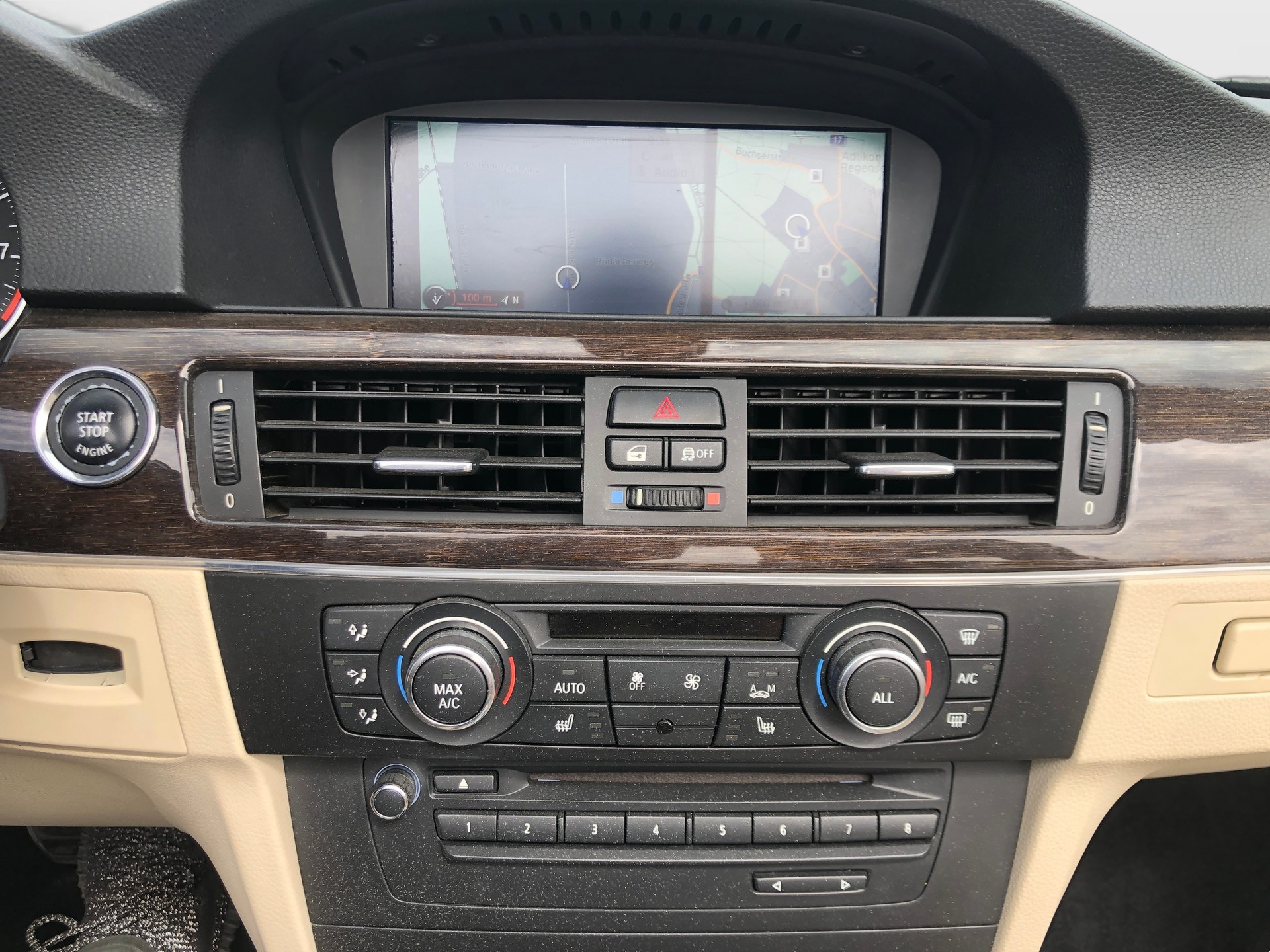 BMW 335i Cabriolet DSG-image-13