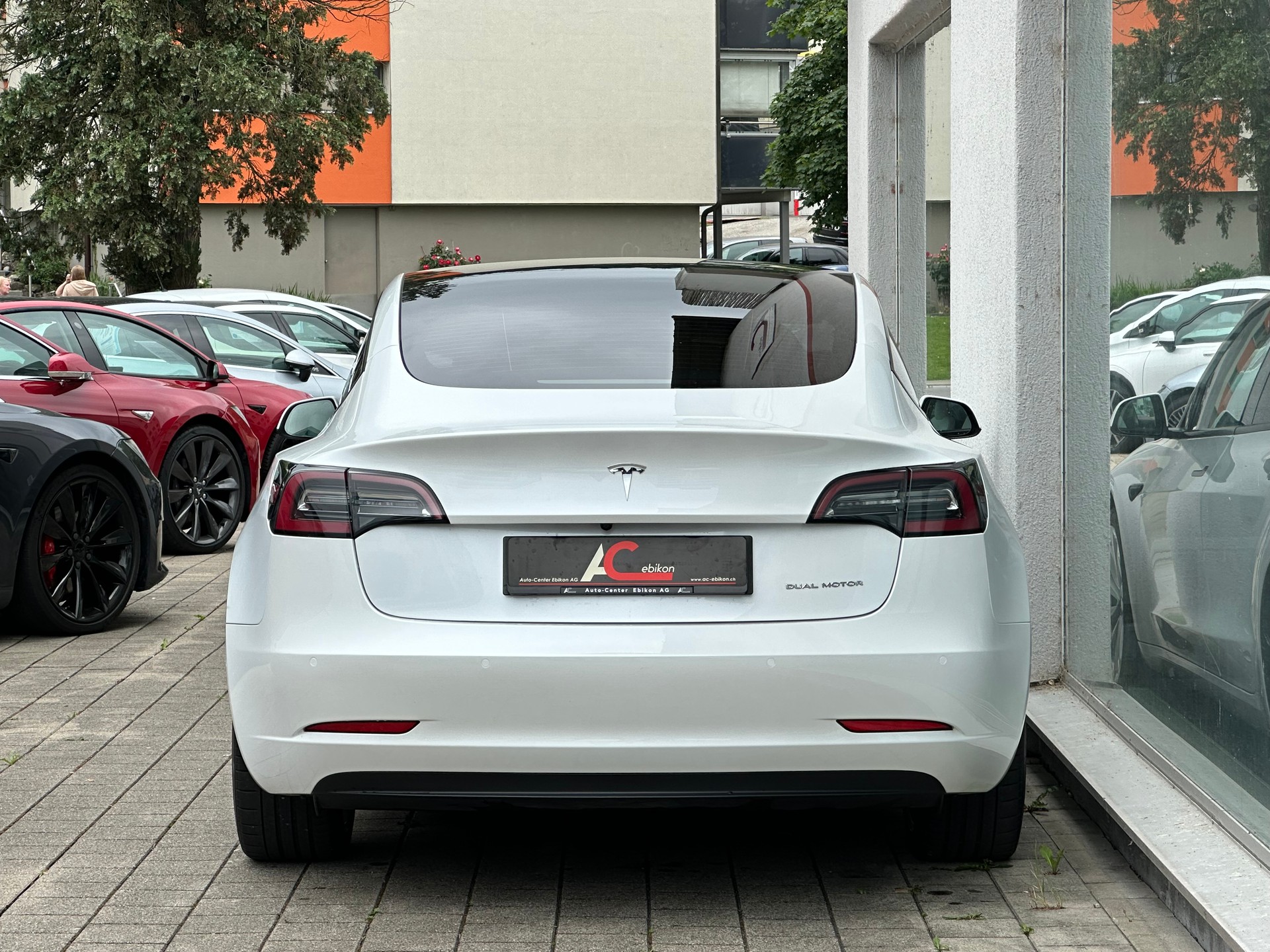 TESLA Model 3 Long Range Dual Motor AWD-image-4