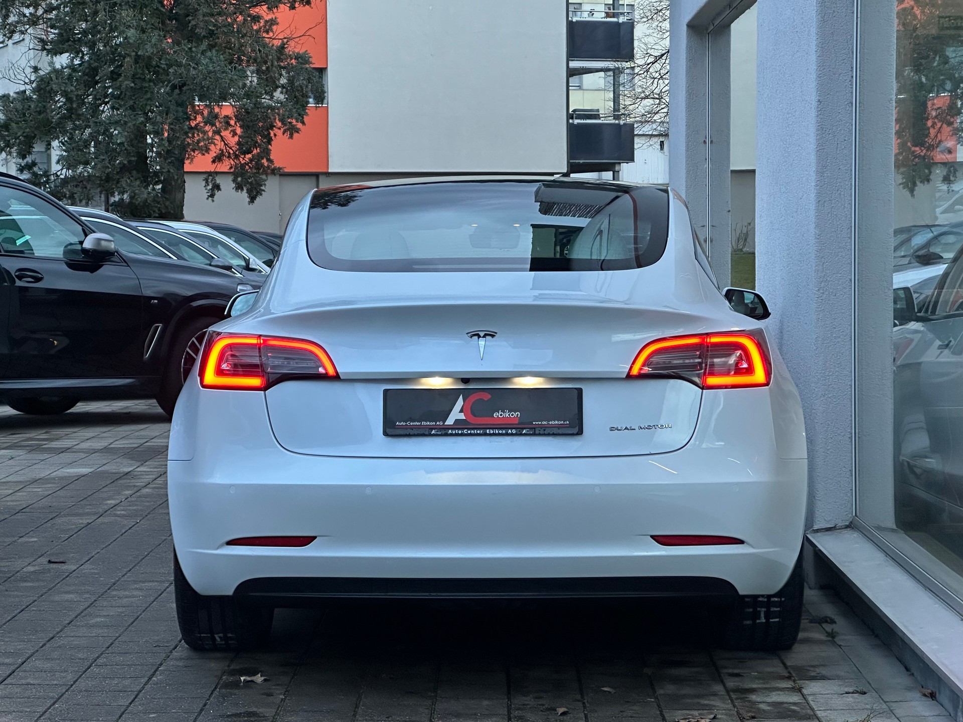 TESLA Model 3 Long Range Dual Motor AWD-image-4