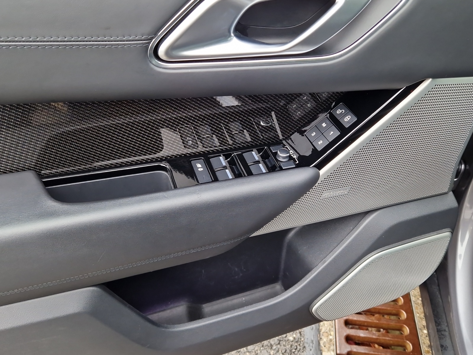 LAND ROVER Range Rover Velar 5.0 V8 SVA-Dynamic Edition-image-14