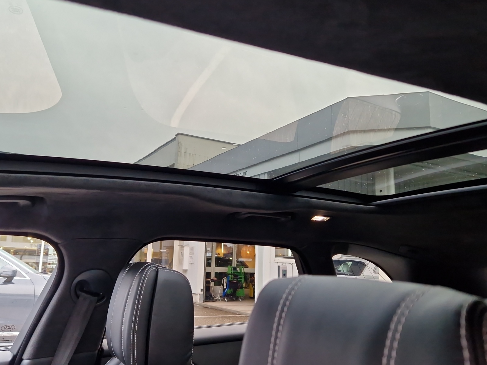 LAND ROVER Range Rover Velar 5.0 V8 SVA-Dynamic Edition-image-6