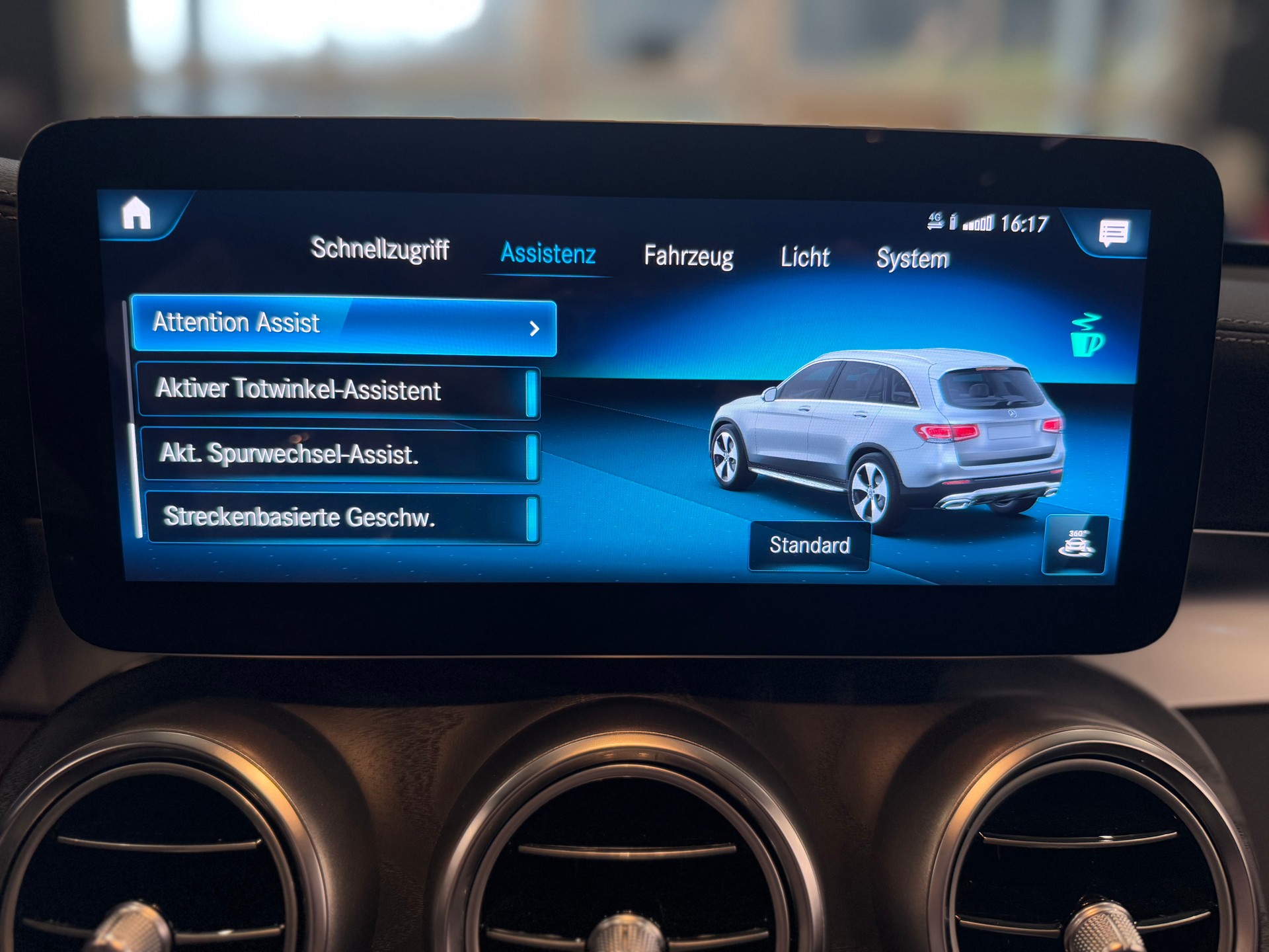 MERCEDES-BENZ GLC 300 d AMG Line 4Matic 9G-Tronic-image-16