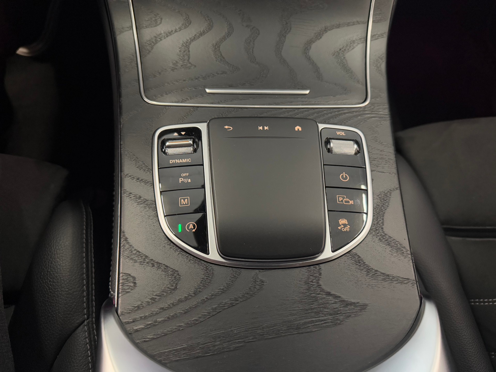 MERCEDES-BENZ GLC 300 d AMG Line 4Matic 9G-Tronic-image-14