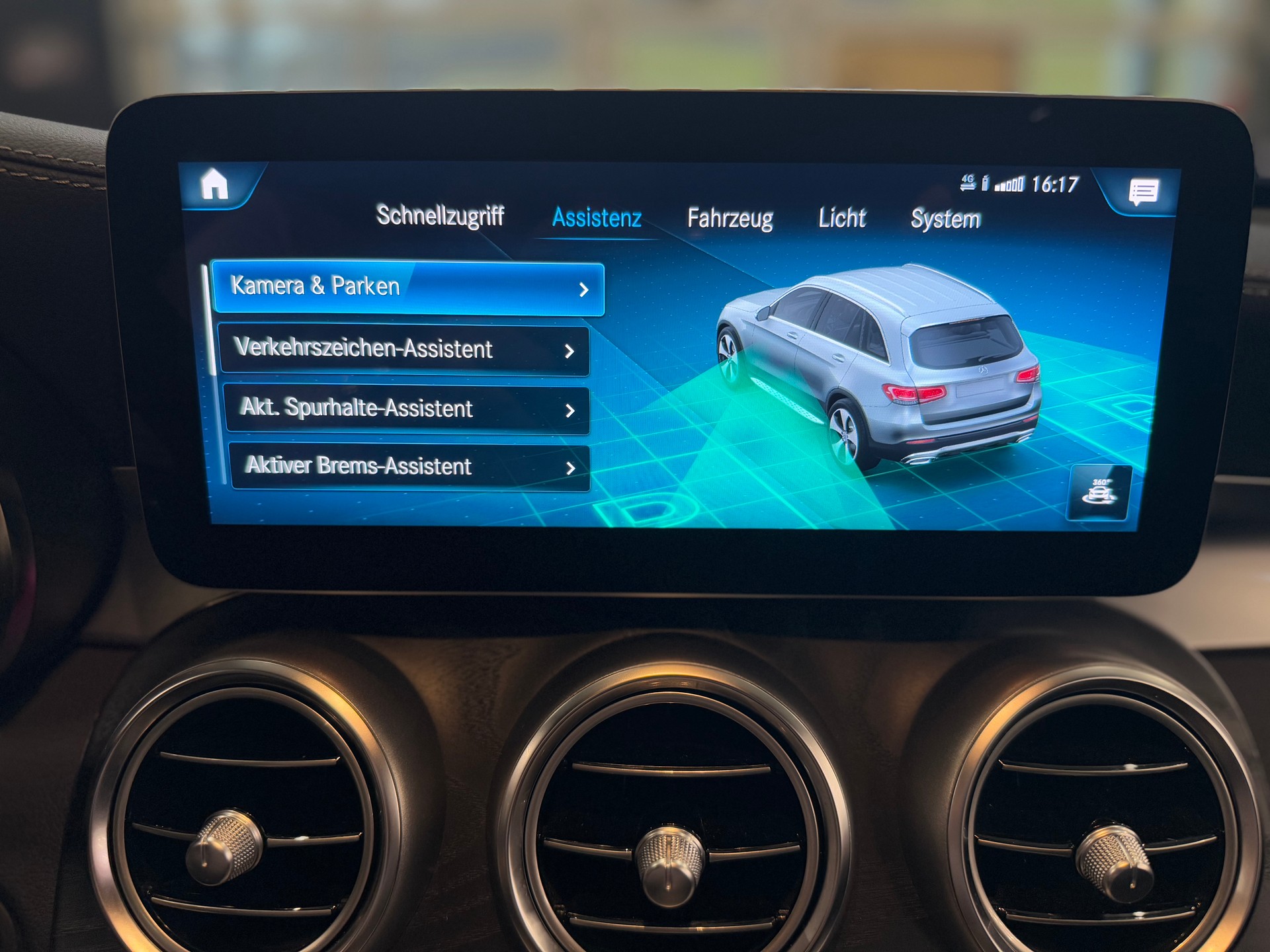 MERCEDES-BENZ GLC 300 d AMG Line 4Matic 9G-Tronic-image-15