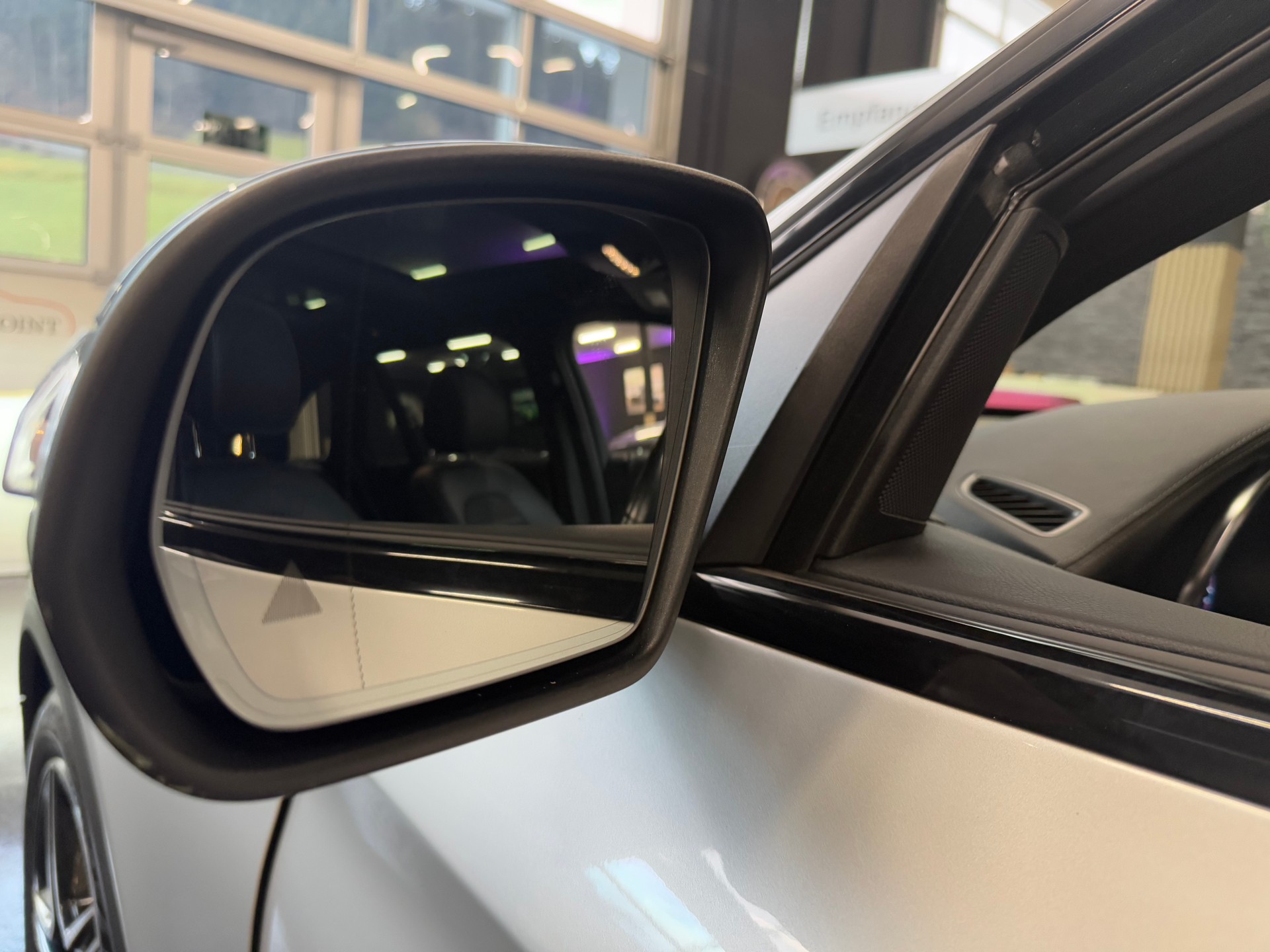 MERCEDES-BENZ GLC 300 d AMG Line 4Matic 9G-Tronic-image-18