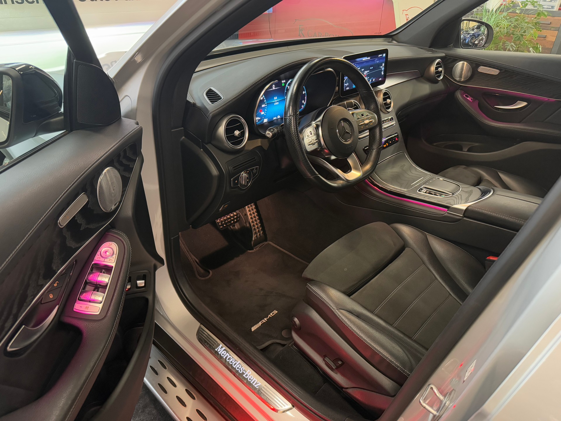MERCEDES-BENZ GLC 300 d AMG Line 4Matic 9G-Tronic-image-8
