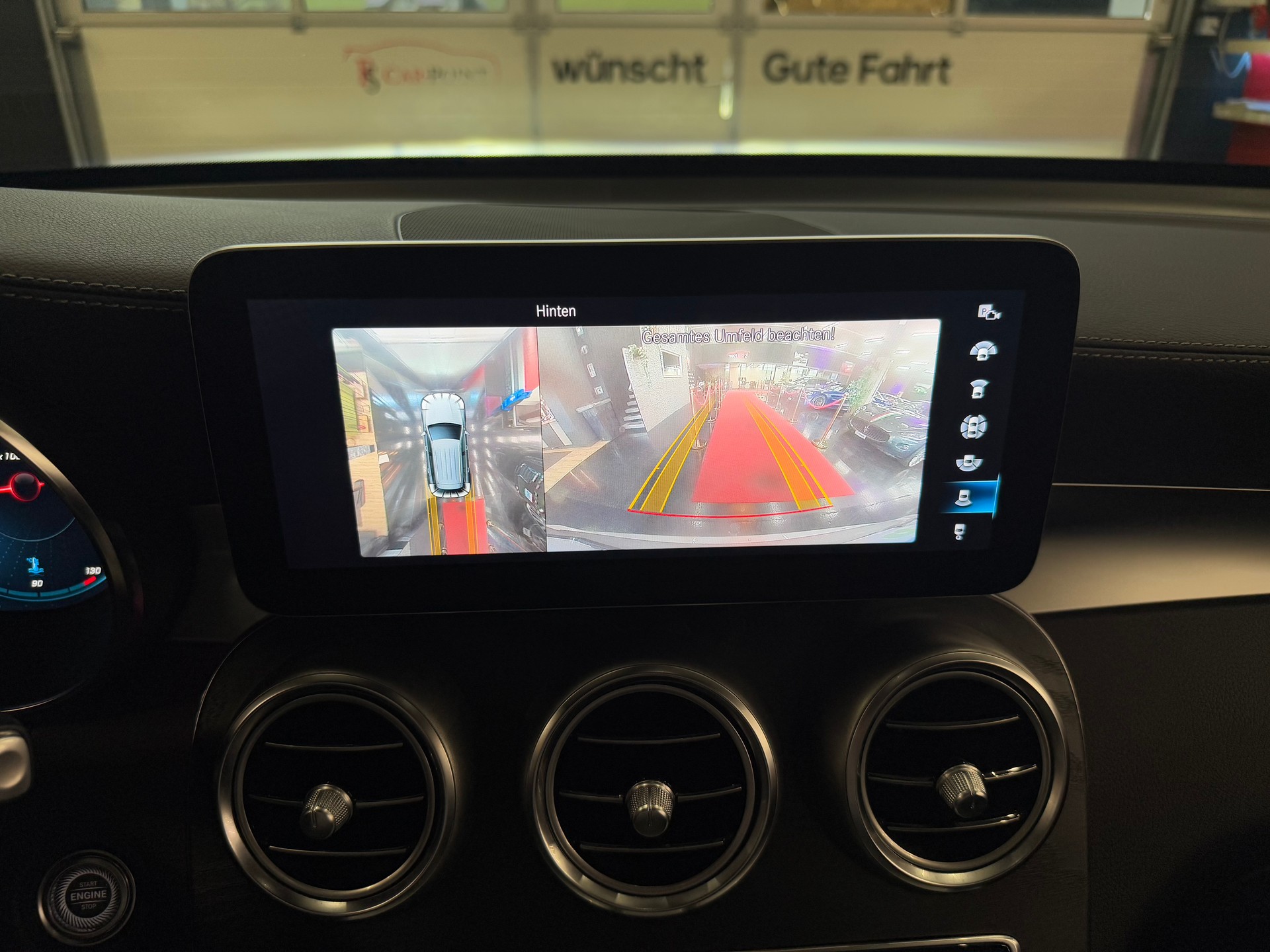 MERCEDES-BENZ GLC 300 d AMG Line 4Matic 9G-Tronic-image-13