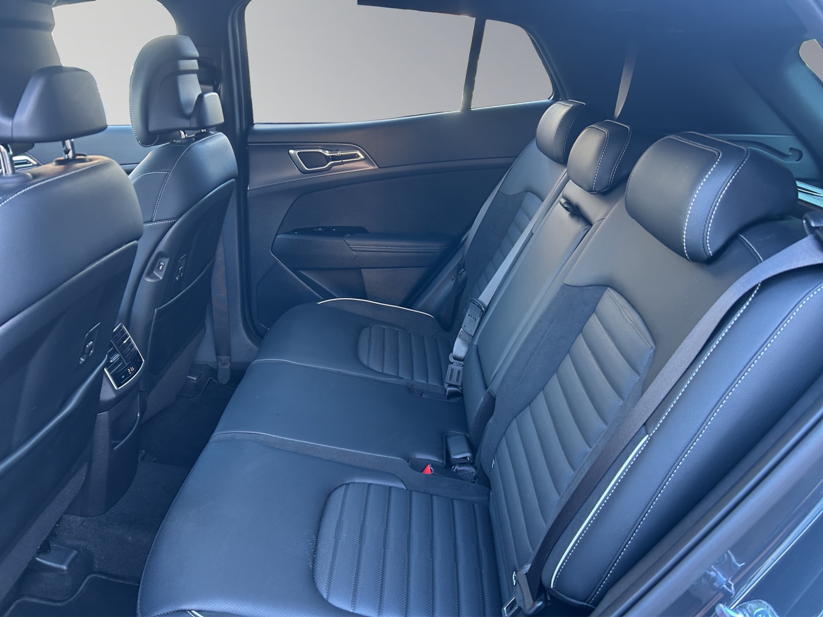 KIA Sportage 1.6 T-GDi Hybrid GT-Line-image-11