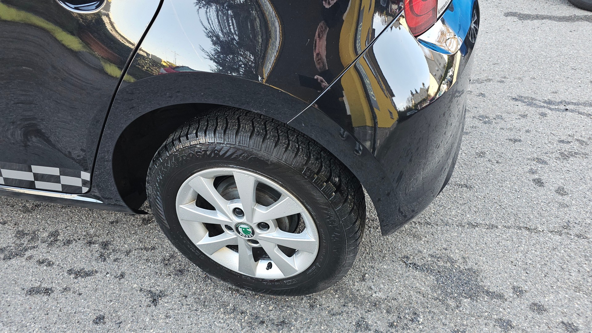 SKODA Citigo 1.0 G-tec Monte Carlo-image-3