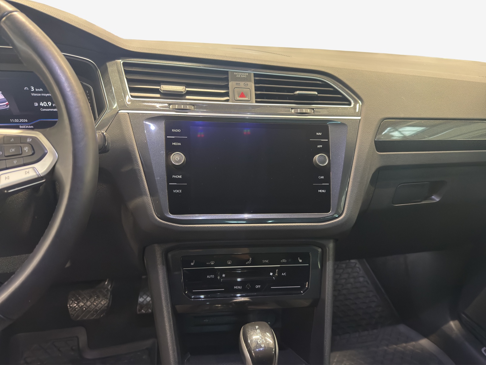 VW Tiguan 2.0 TDI SCR Elegance 4Motion DSG-image-10