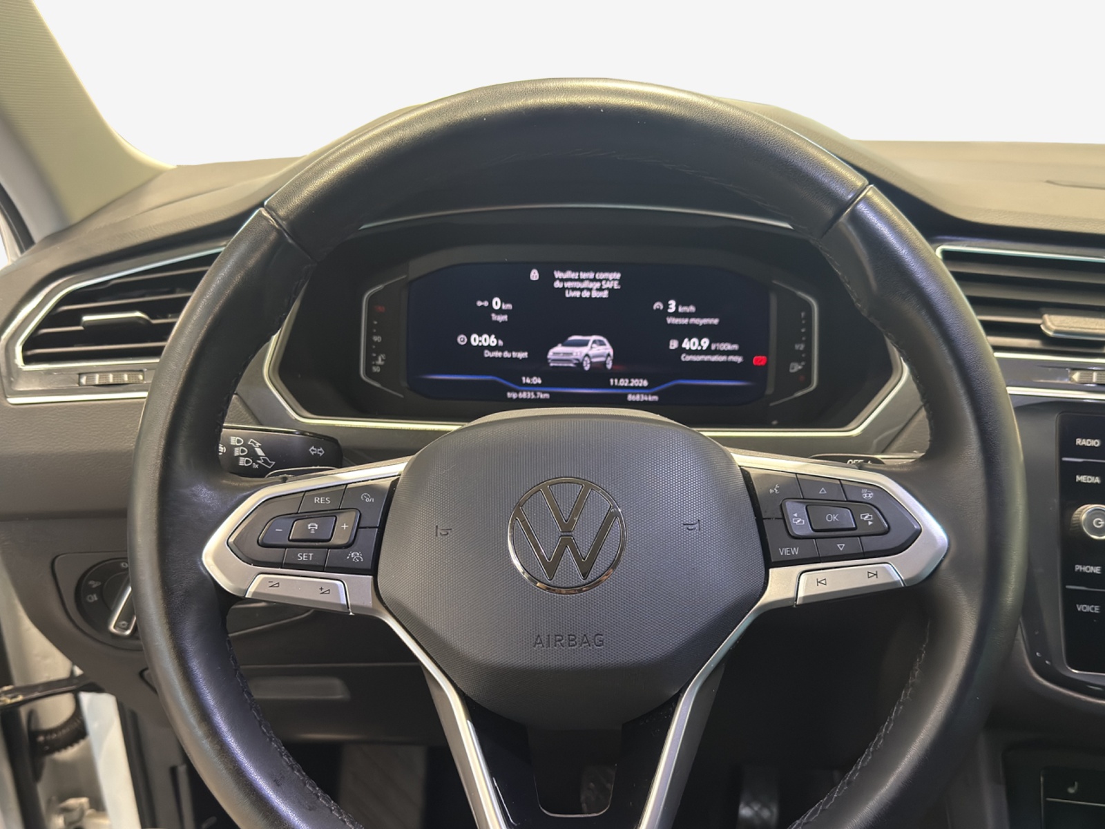 VW Tiguan 2.0 TDI SCR Elegance 4Motion DSG-image-9