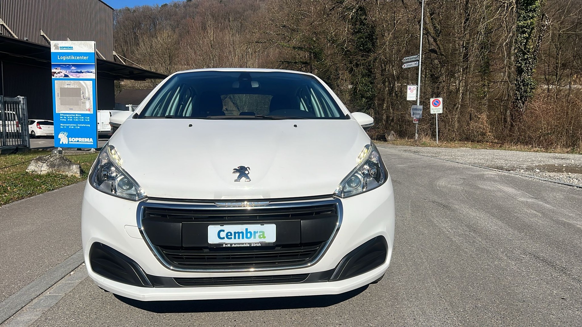 PEUGEOT 208 1.2 e-VTI Style EGS5-image-1