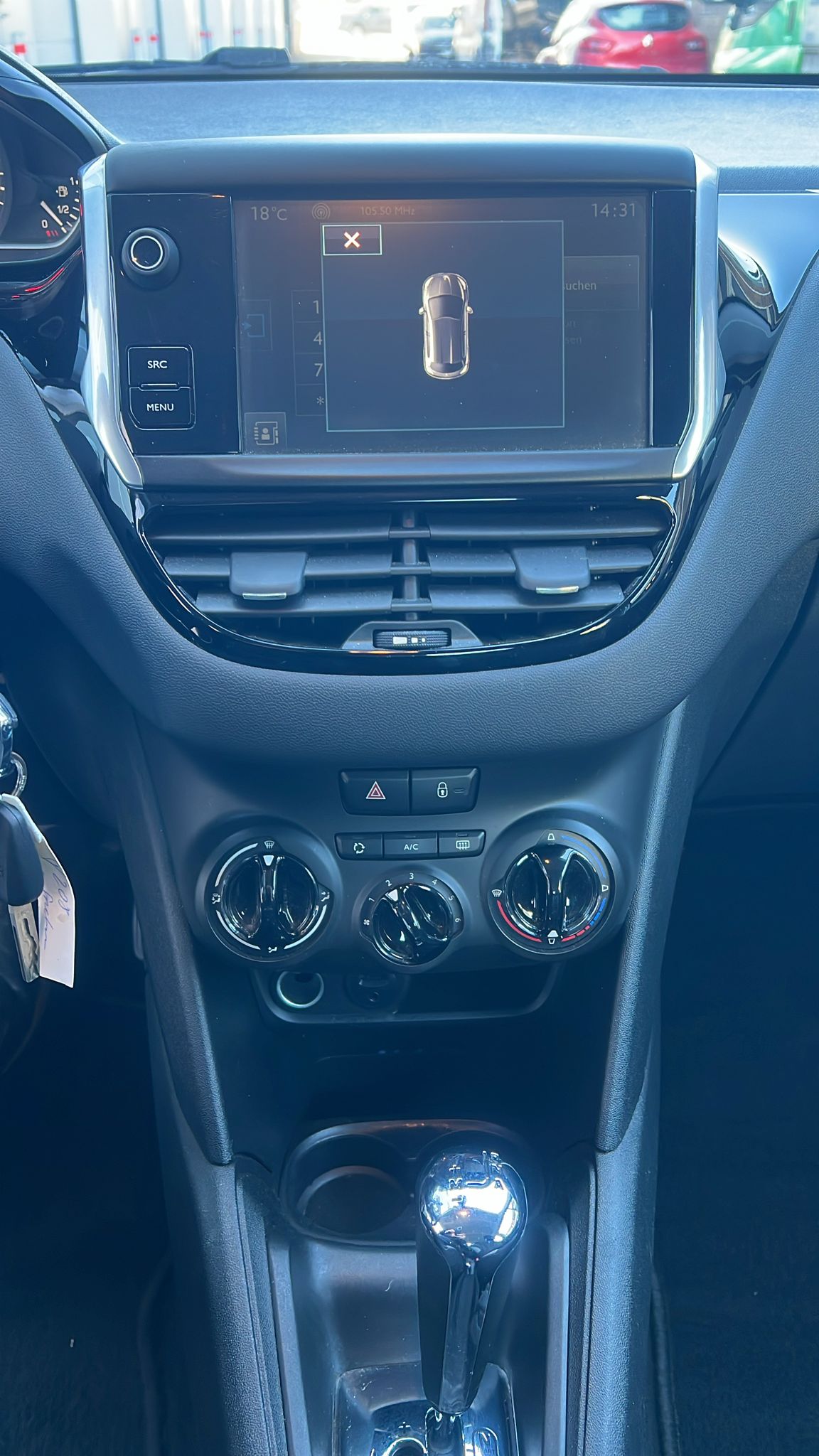 PEUGEOT 208 1.2 e-VTI Style EGS5-image-11
